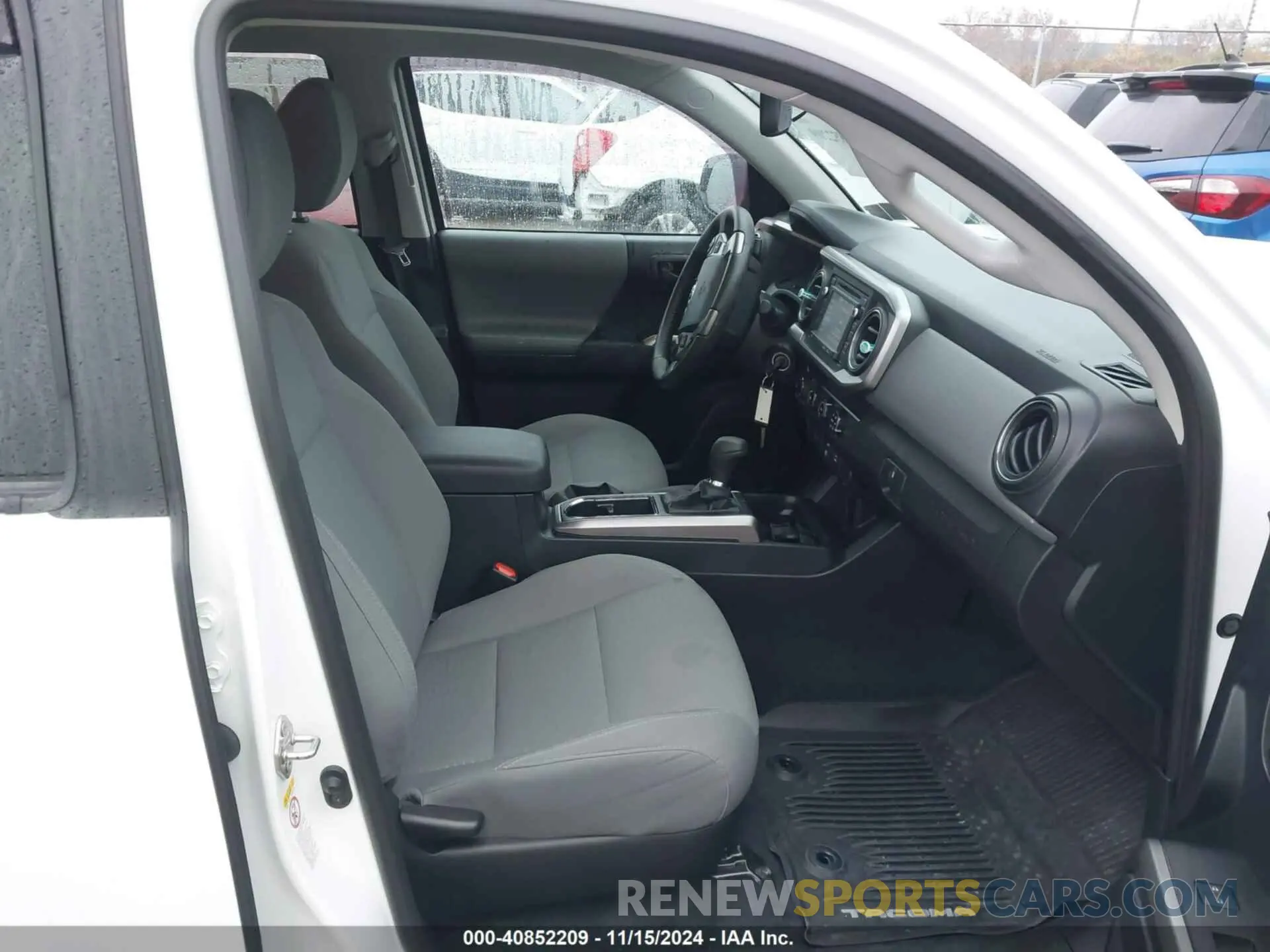 5 Photograph of a damaged car 3TMCZ5AN7KM205504 TOYOTA TACOMA 2019
