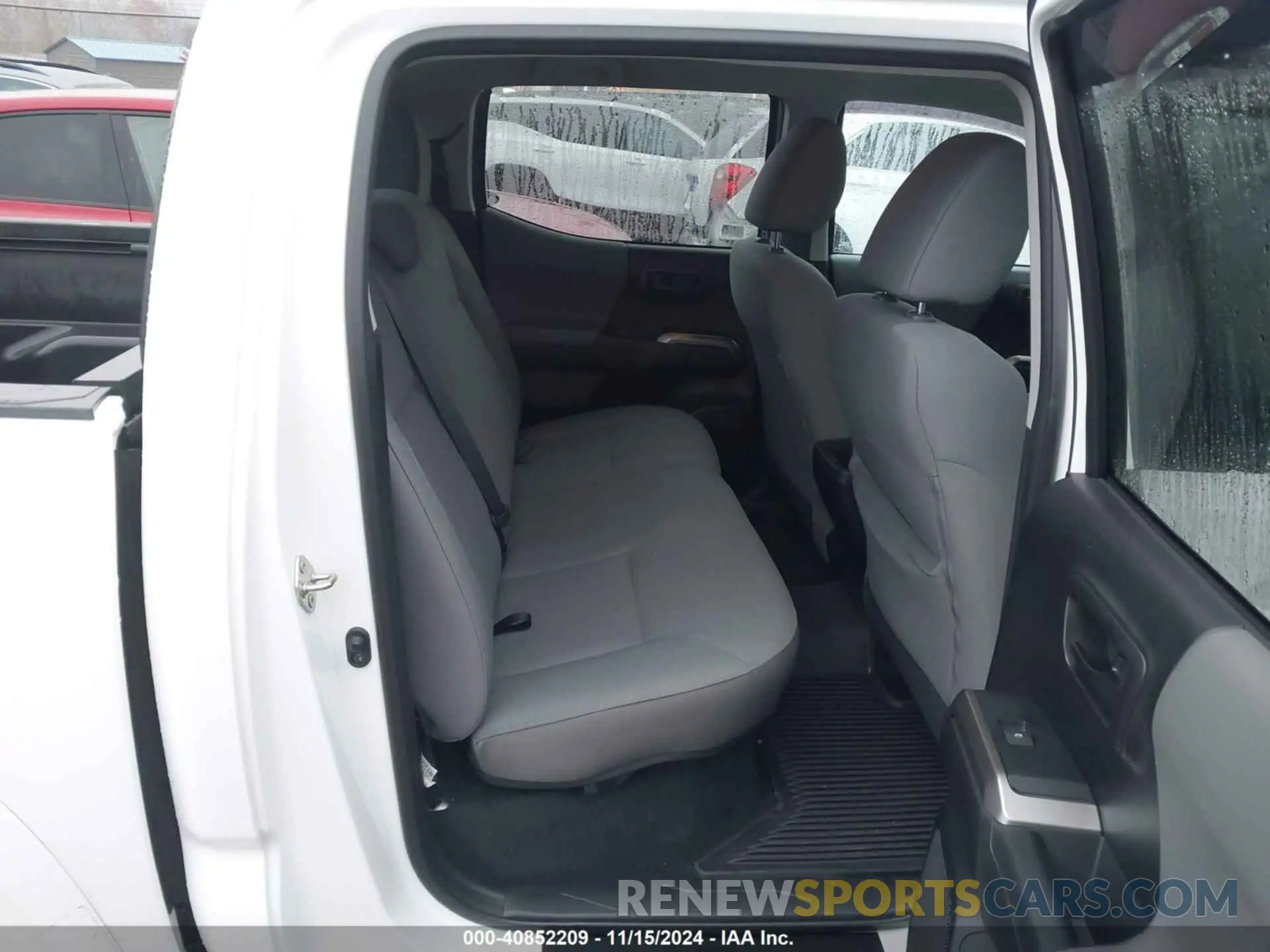 8 Photograph of a damaged car 3TMCZ5AN7KM205504 TOYOTA TACOMA 2019