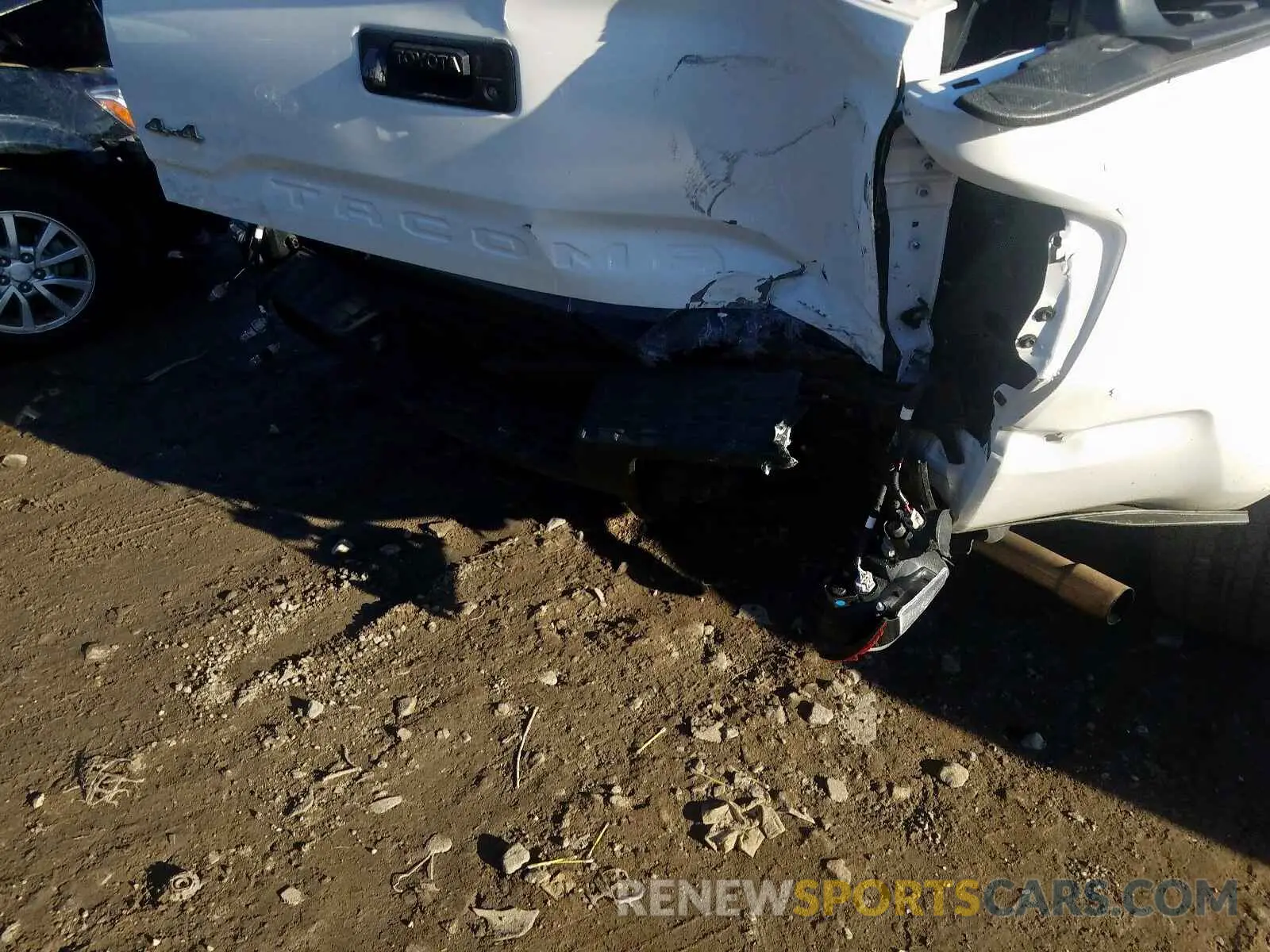 9 Photograph of a damaged car 3TMCZ5AN7KM215790 TOYOTA TACOMA 2019