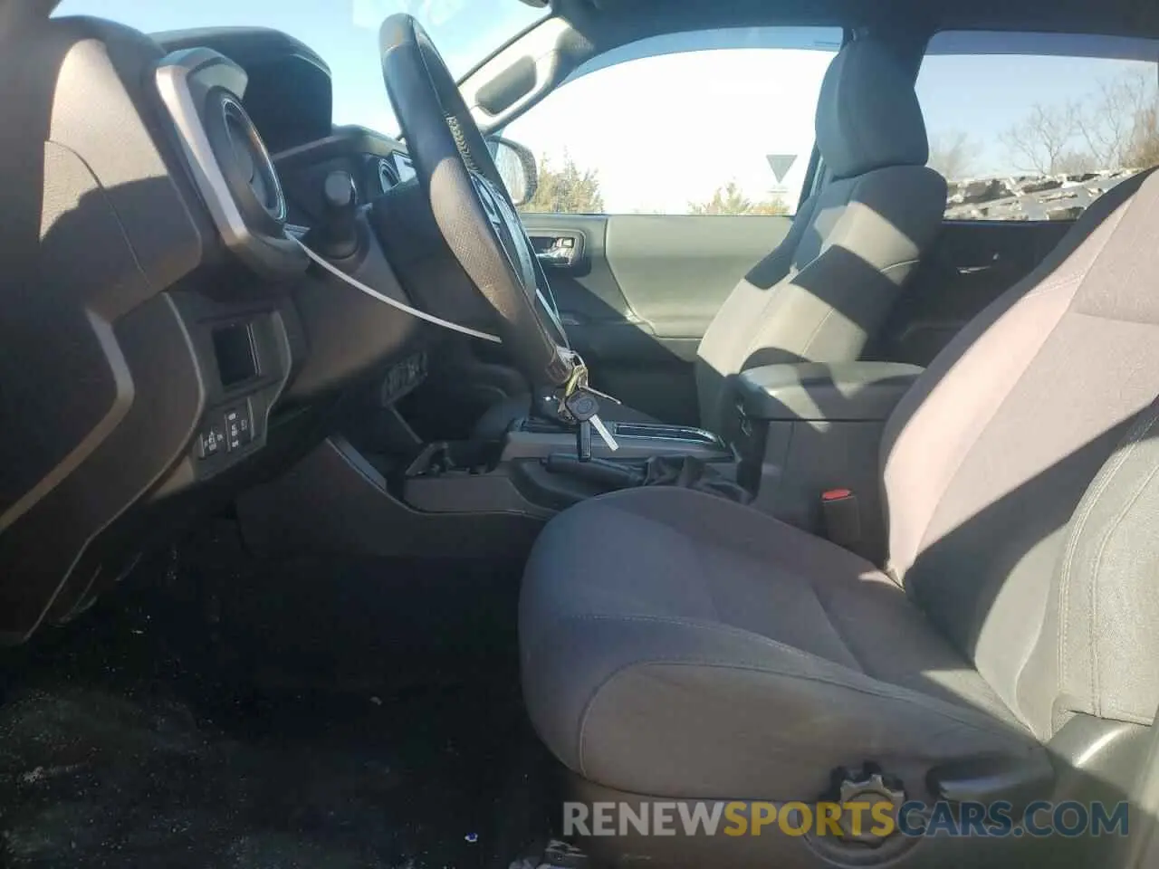 7 Photograph of a damaged car 3TMCZ5AN7KM218396 TOYOTA TACOMA 2019