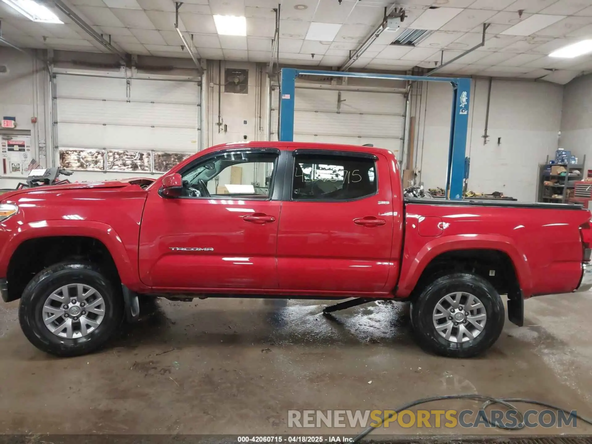 15 Photograph of a damaged car 3TMCZ5AN7KM232265 TOYOTA TACOMA 2019