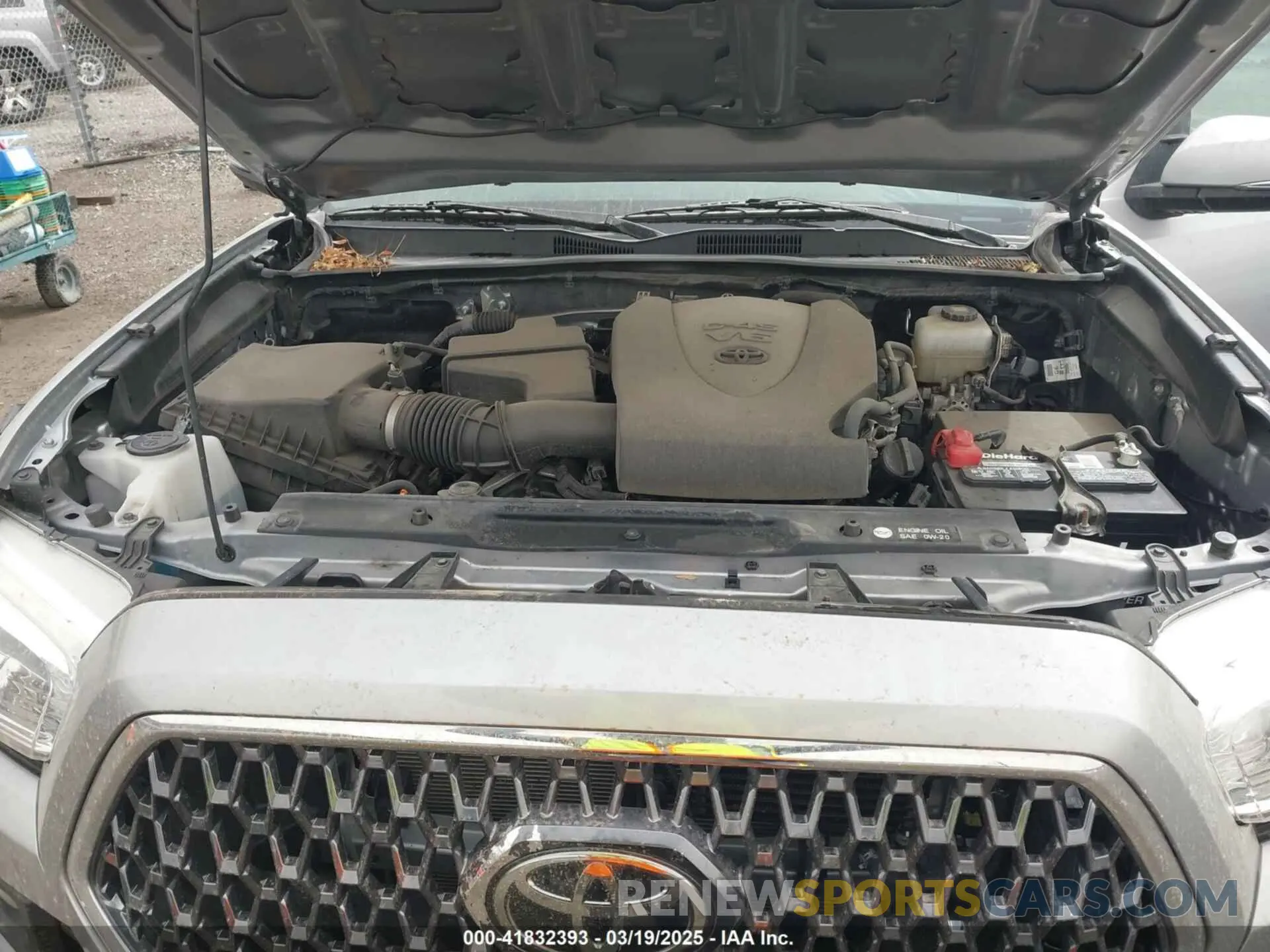 10 Photograph of a damaged car 3TMCZ5AN7KM246599 TOYOTA TACOMA 2019