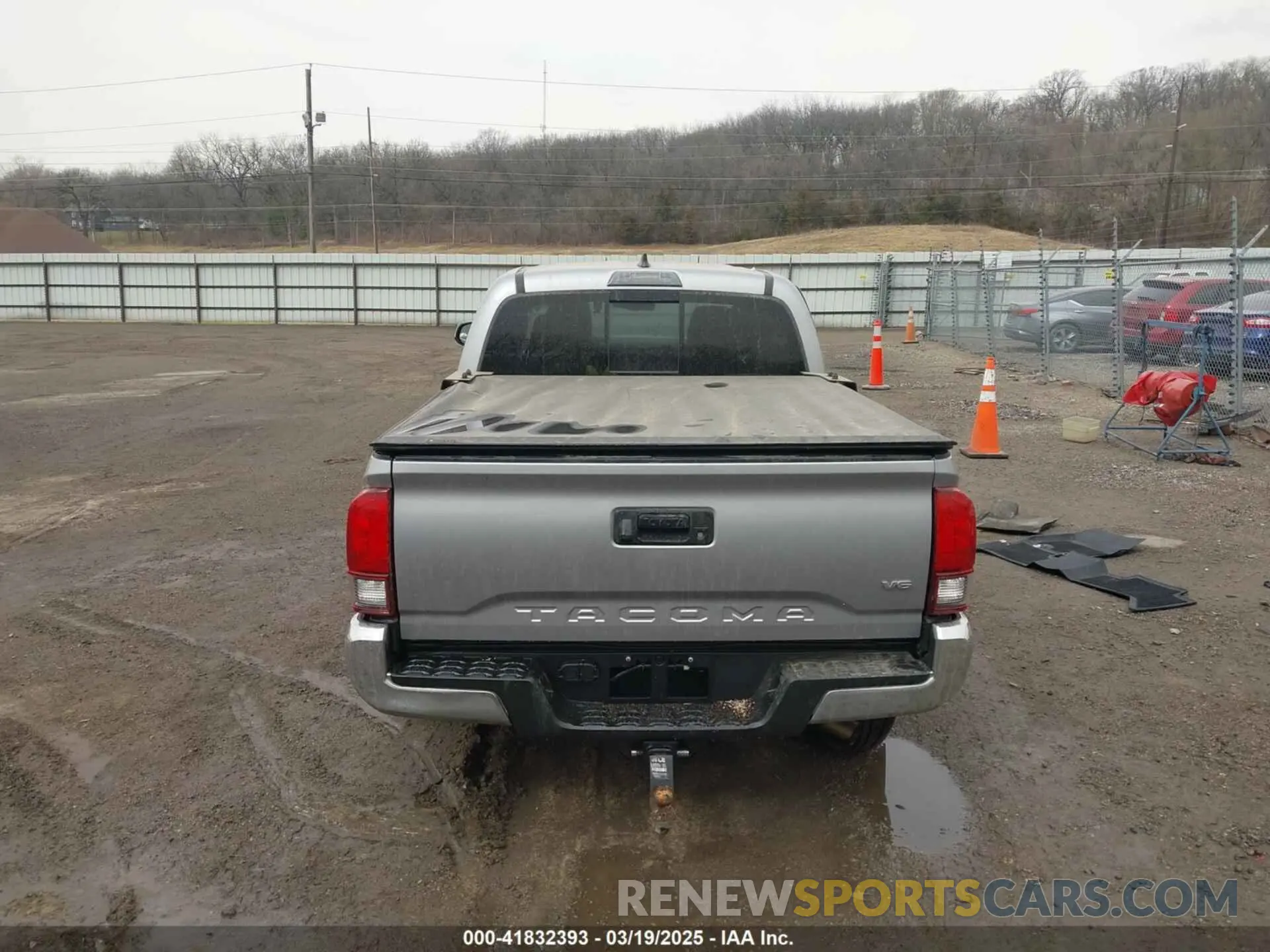 16 Photograph of a damaged car 3TMCZ5AN7KM246599 TOYOTA TACOMA 2019
