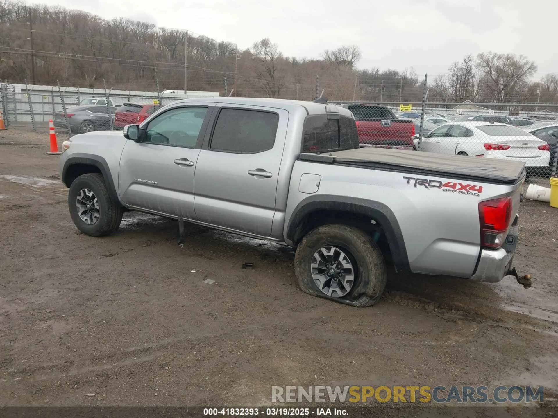 3 Photograph of a damaged car 3TMCZ5AN7KM246599 TOYOTA TACOMA 2019