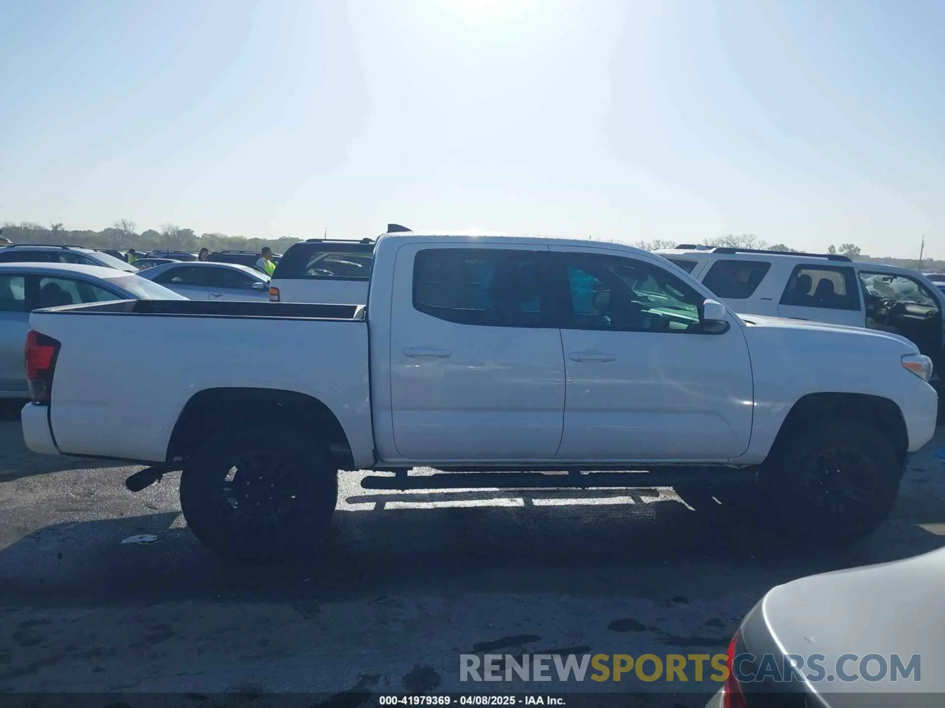 13 Photograph of a damaged car 3TMCZ5AN7KM251771 TOYOTA TACOMA 2019