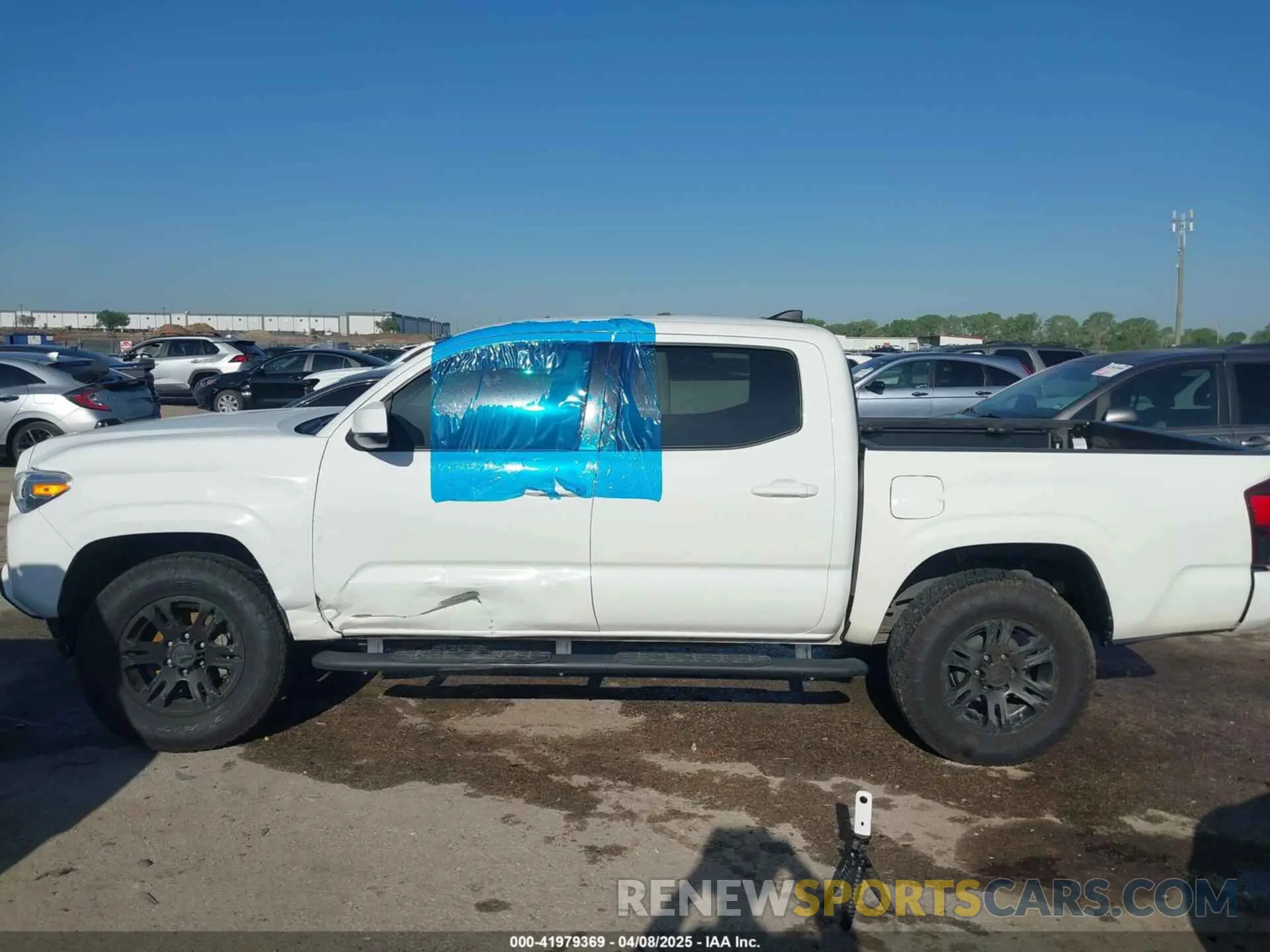 14 Photograph of a damaged car 3TMCZ5AN7KM251771 TOYOTA TACOMA 2019