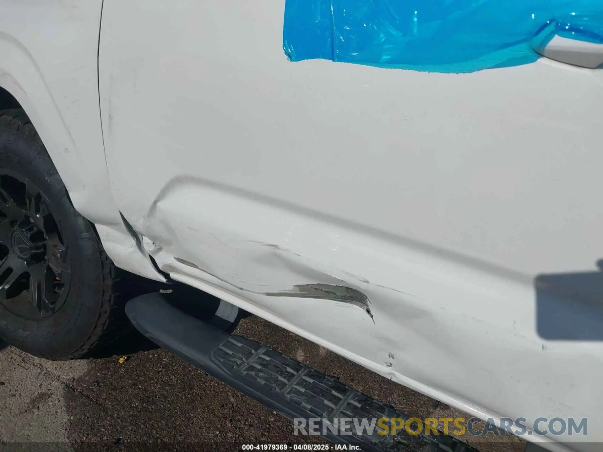 6 Photograph of a damaged car 3TMCZ5AN7KM251771 TOYOTA TACOMA 2019