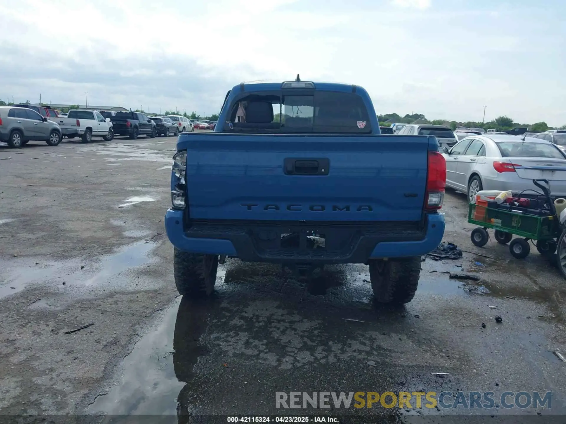 16 Photograph of a damaged car 3TMCZ5AN7KM252435 TOYOTA TACOMA 2019