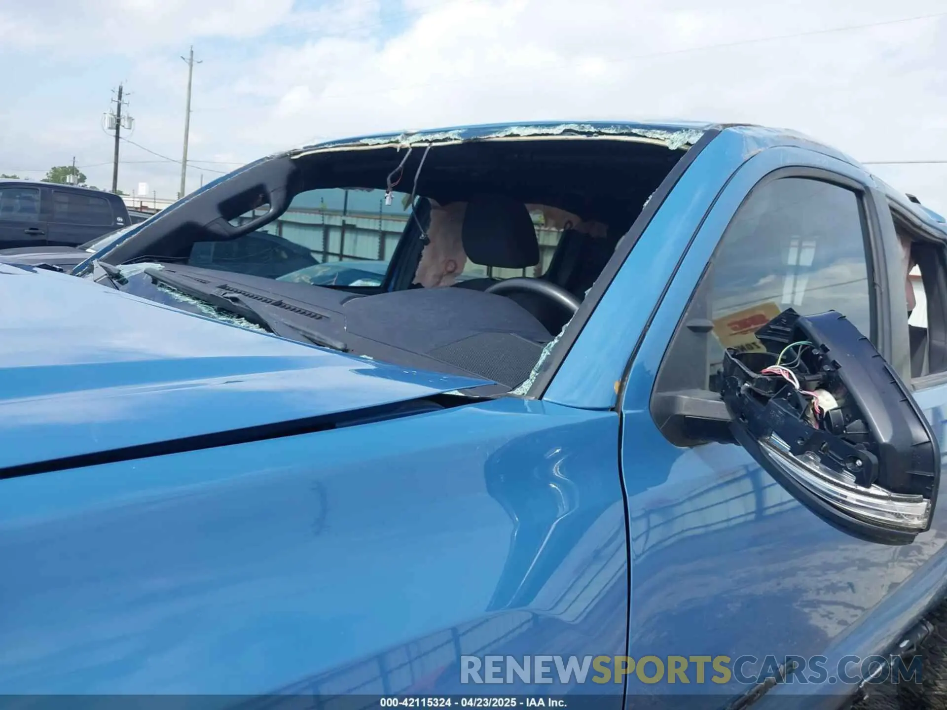 18 Photograph of a damaged car 3TMCZ5AN7KM252435 TOYOTA TACOMA 2019