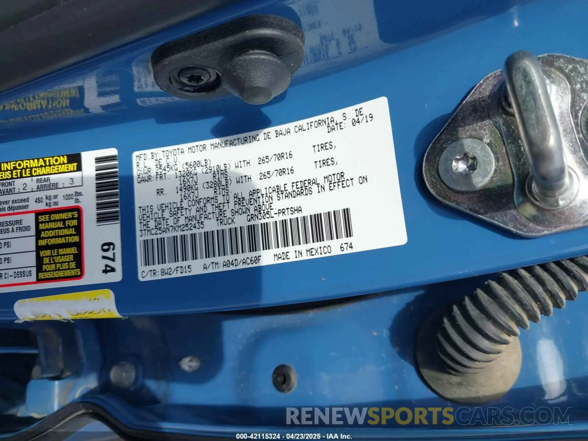 9 Photograph of a damaged car 3TMCZ5AN7KM252435 TOYOTA TACOMA 2019