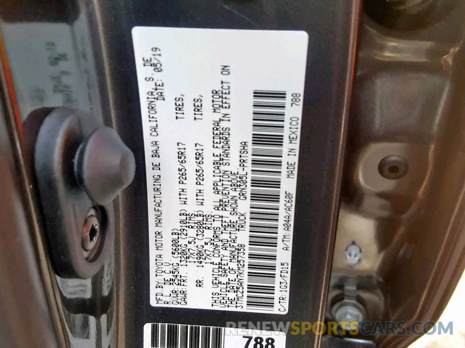10 Photograph of a damaged car 3TMCZ5AN7KM257358 TOYOTA TACOMA 2019