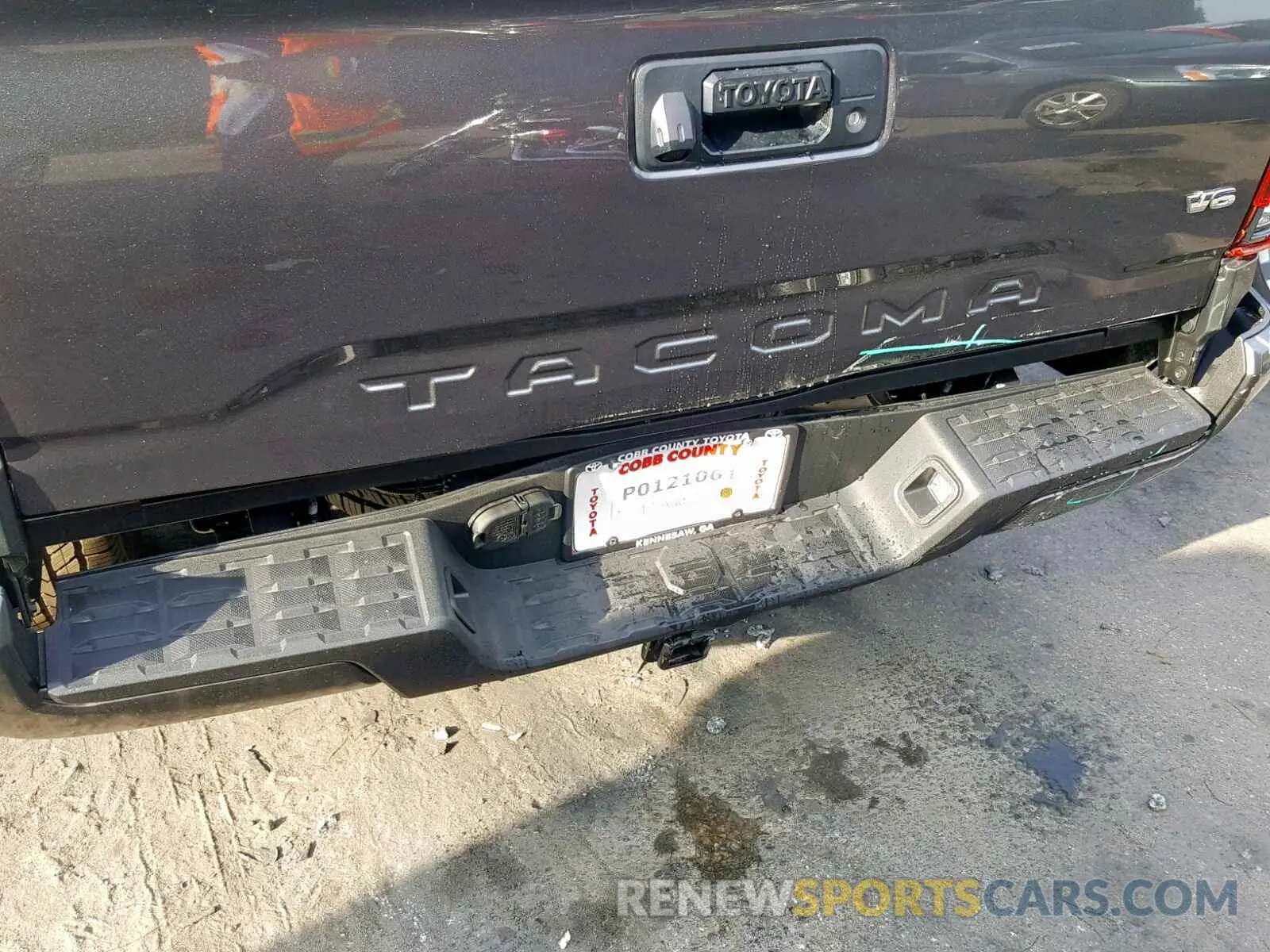 9 Photograph of a damaged car 3TMCZ5AN7KM257358 TOYOTA TACOMA 2019
