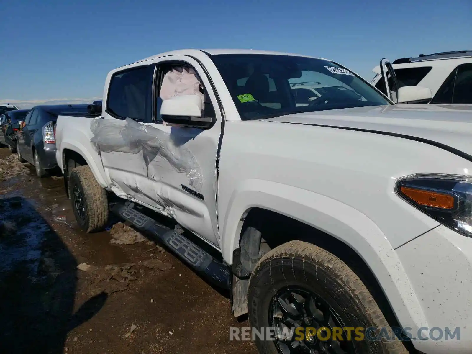 9 Photograph of a damaged car 3TMCZ5AN7KM260115 TOYOTA TACOMA 2019