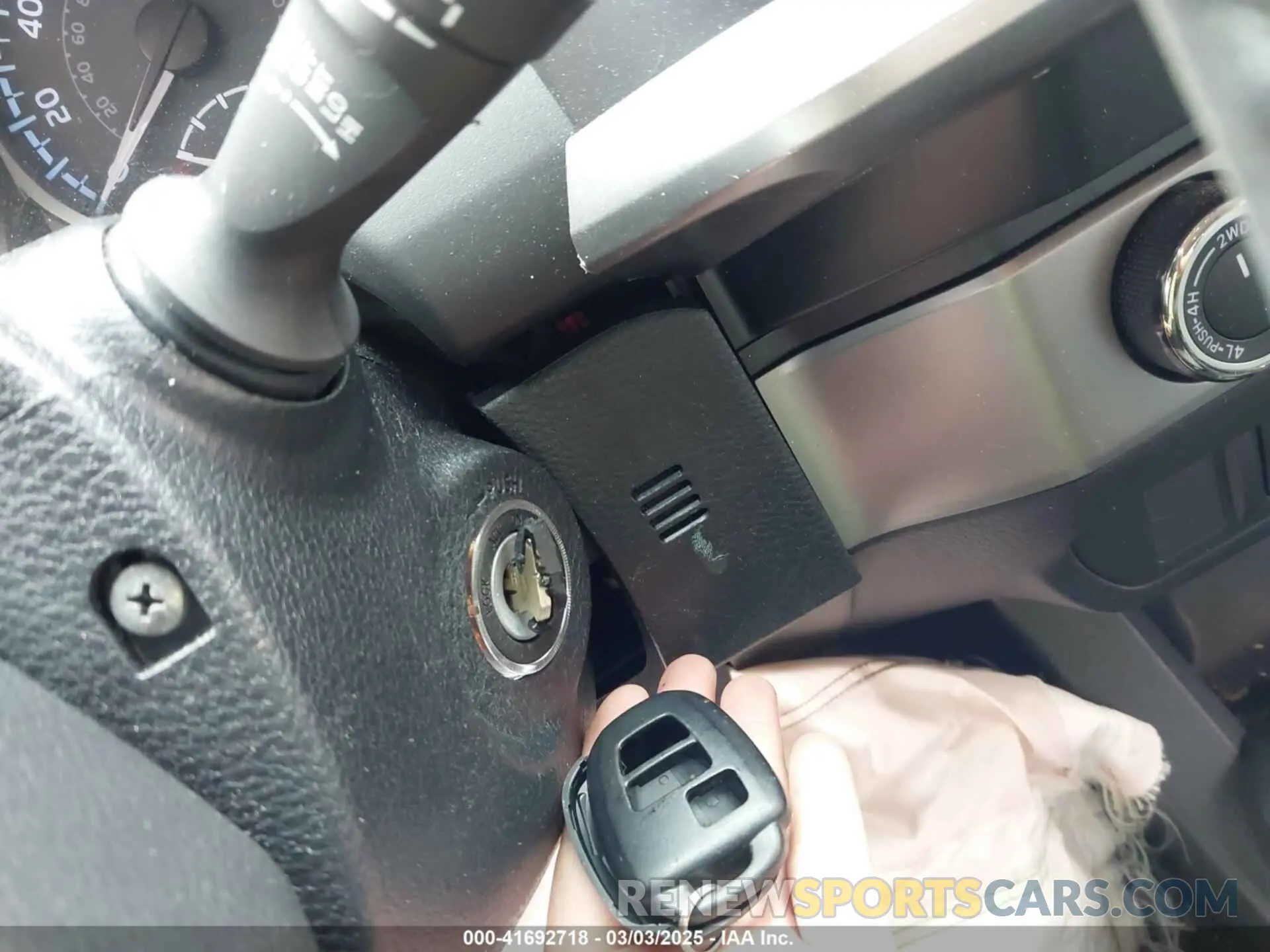 11 Photograph of a damaged car 3TMCZ5AN7KM280607 TOYOTA TACOMA 2019