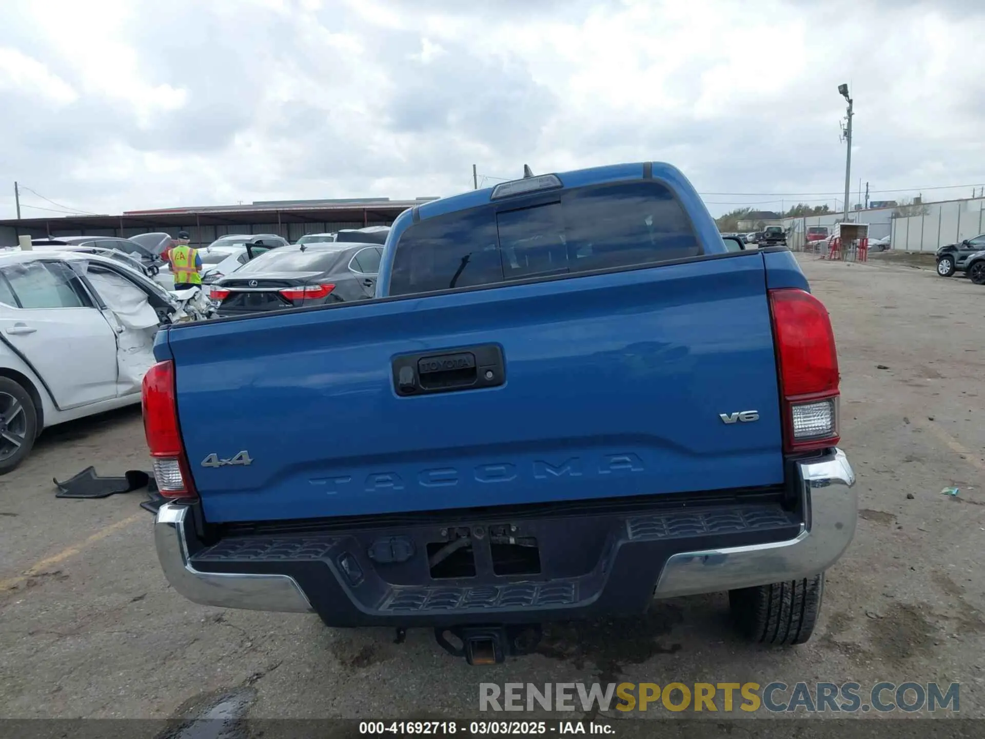 16 Photograph of a damaged car 3TMCZ5AN7KM280607 TOYOTA TACOMA 2019
