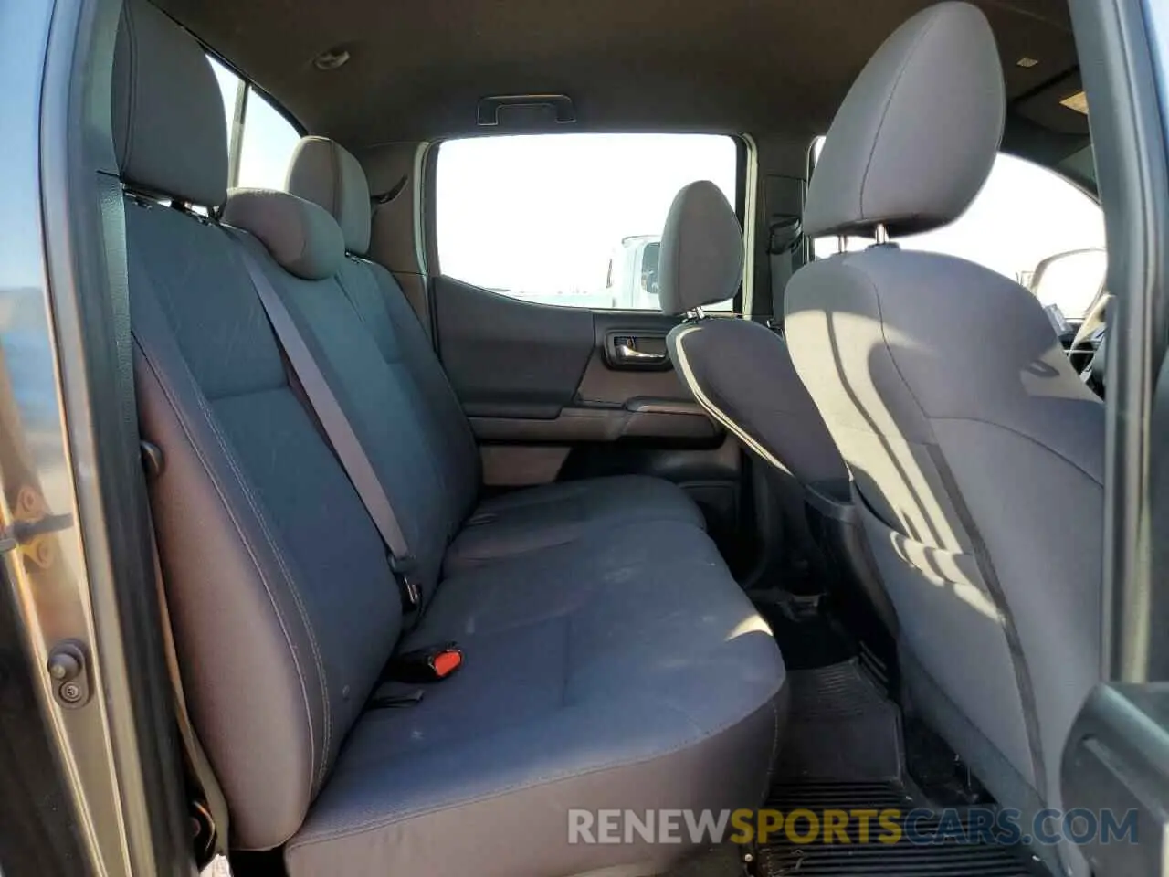11 Photograph of a damaged car 3TMCZ5AN7KM287170 TOYOTA TACOMA 2019