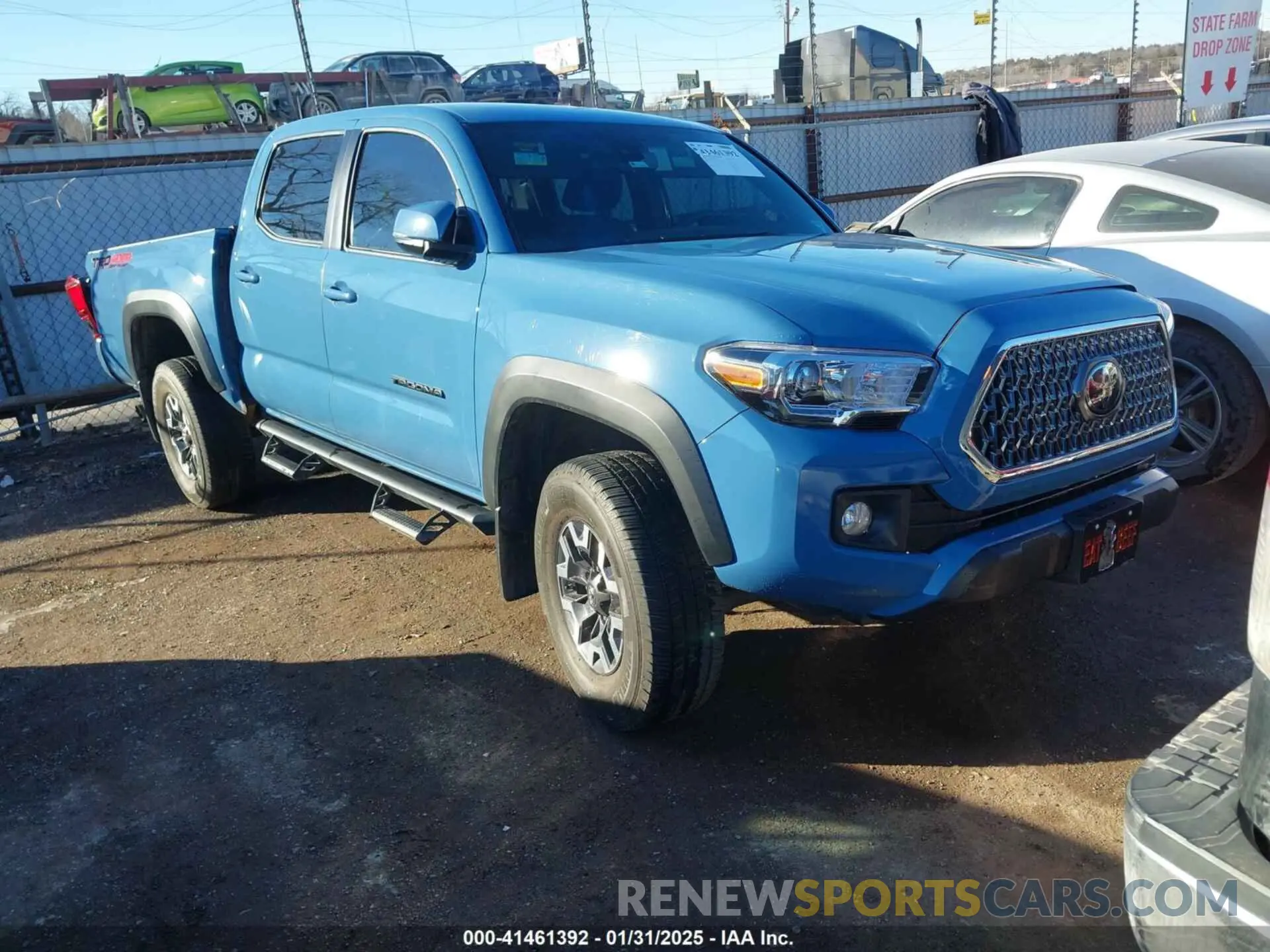 1 Photograph of a damaged car 3TMCZ5AN8KM192469 TOYOTA TACOMA 2019