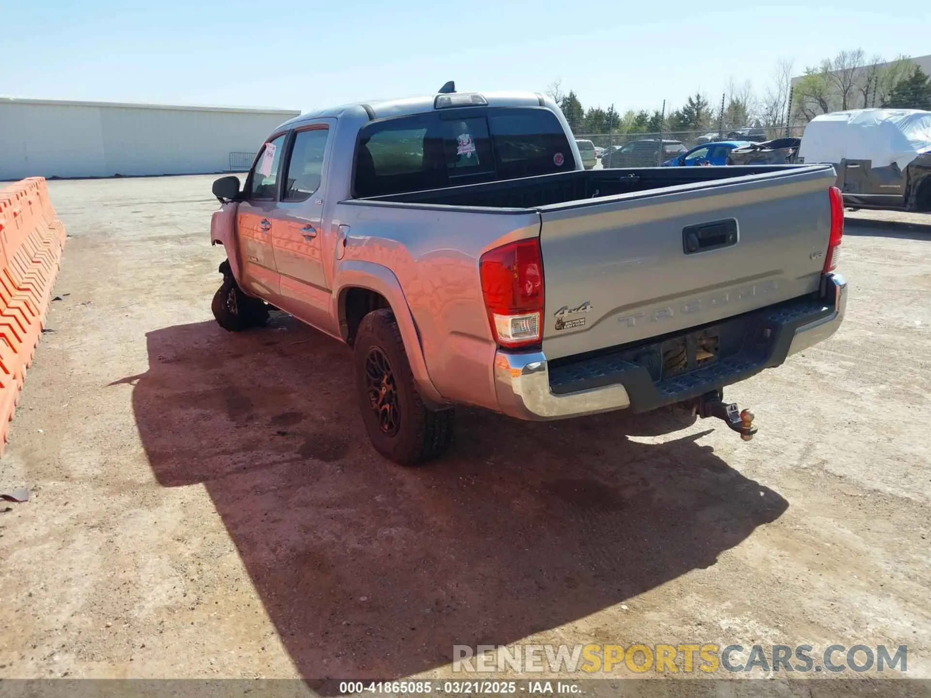 3 Photograph of a damaged car 3TMCZ5AN8KM196697 TOYOTA TACOMA 2019