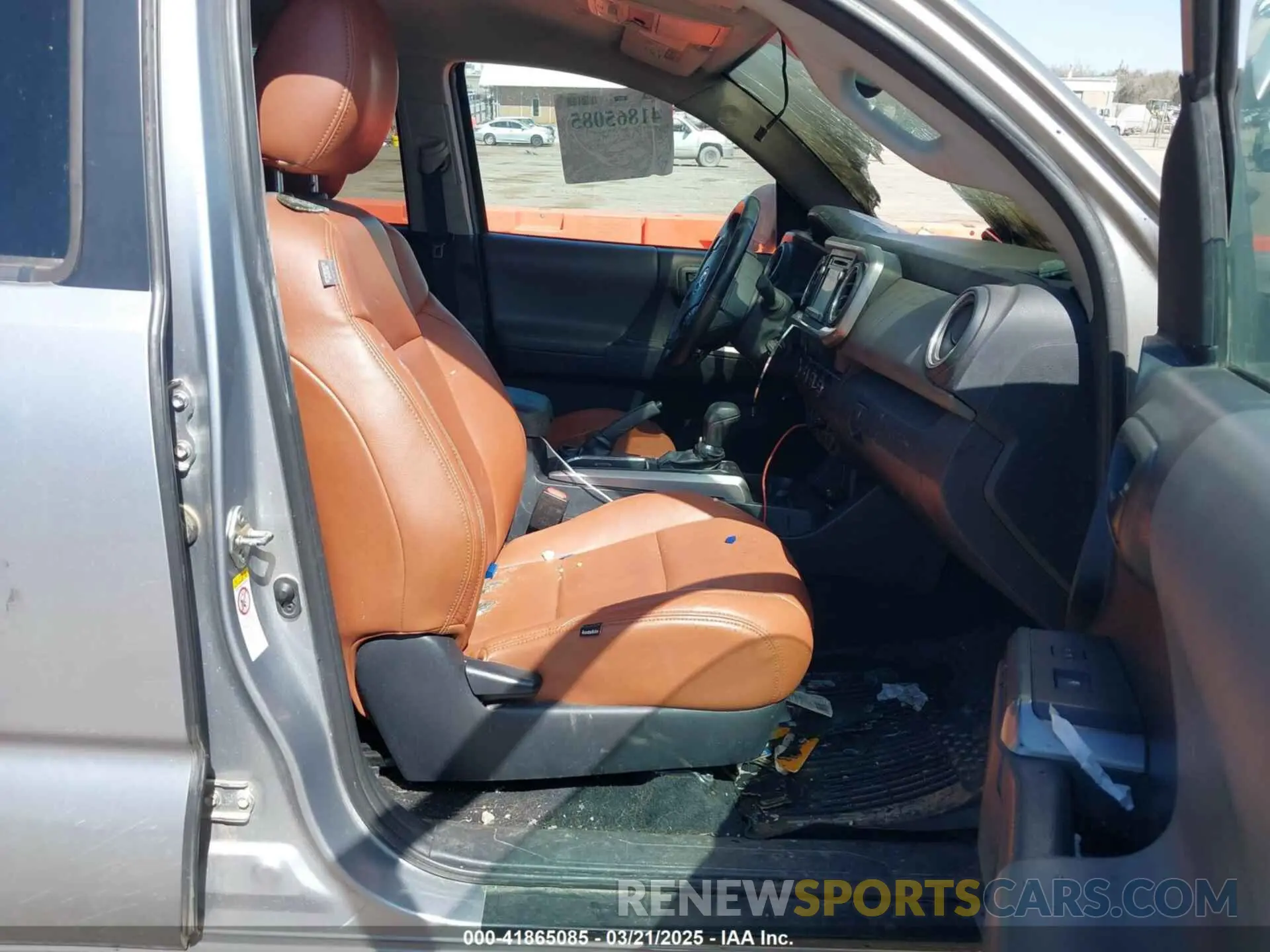 5 Photograph of a damaged car 3TMCZ5AN8KM196697 TOYOTA TACOMA 2019