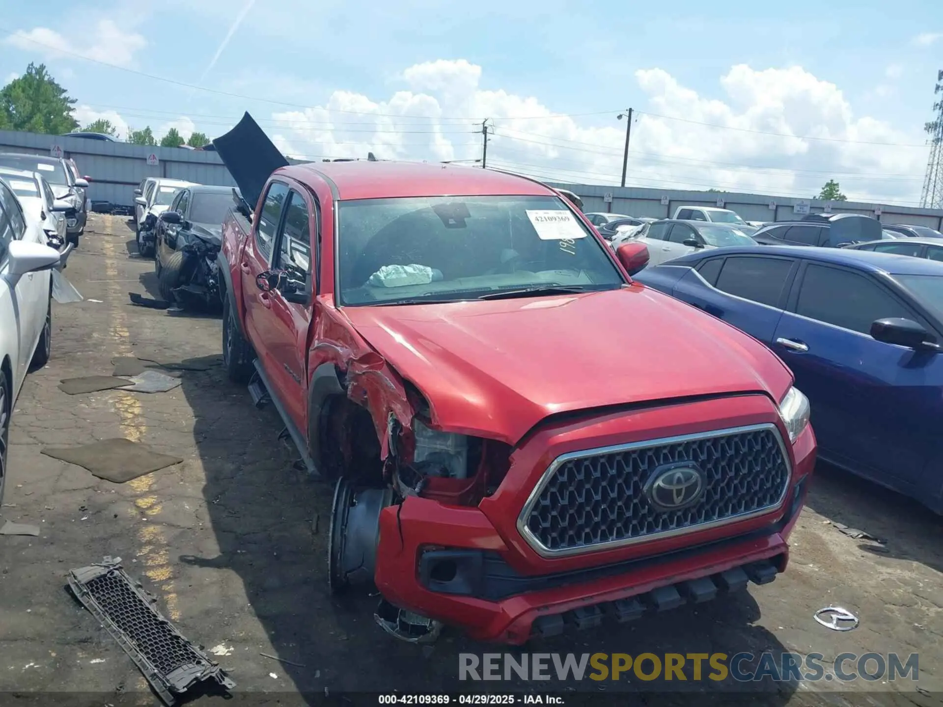 1 Photograph of a damaged car 3TMCZ5AN8KM198613 TOYOTA TACOMA 2019