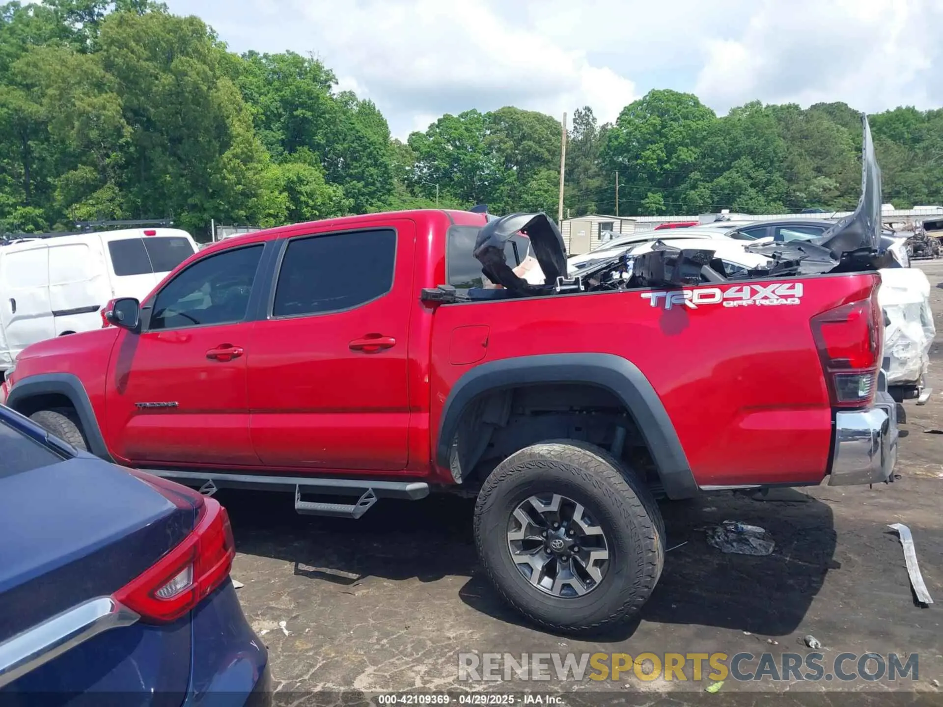 13 Photograph of a damaged car 3TMCZ5AN8KM198613 TOYOTA TACOMA 2019
