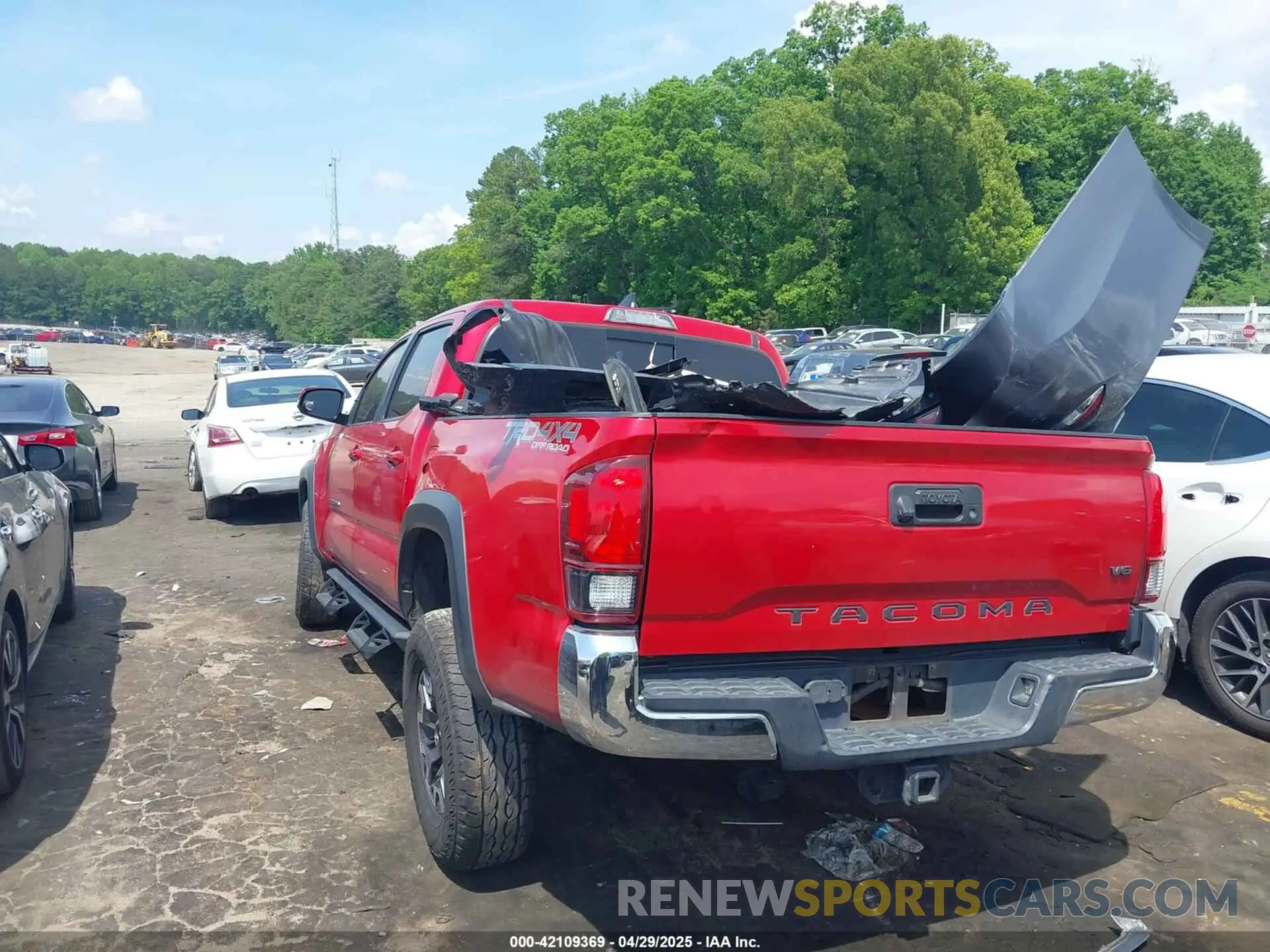 3 Photograph of a damaged car 3TMCZ5AN8KM198613 TOYOTA TACOMA 2019
