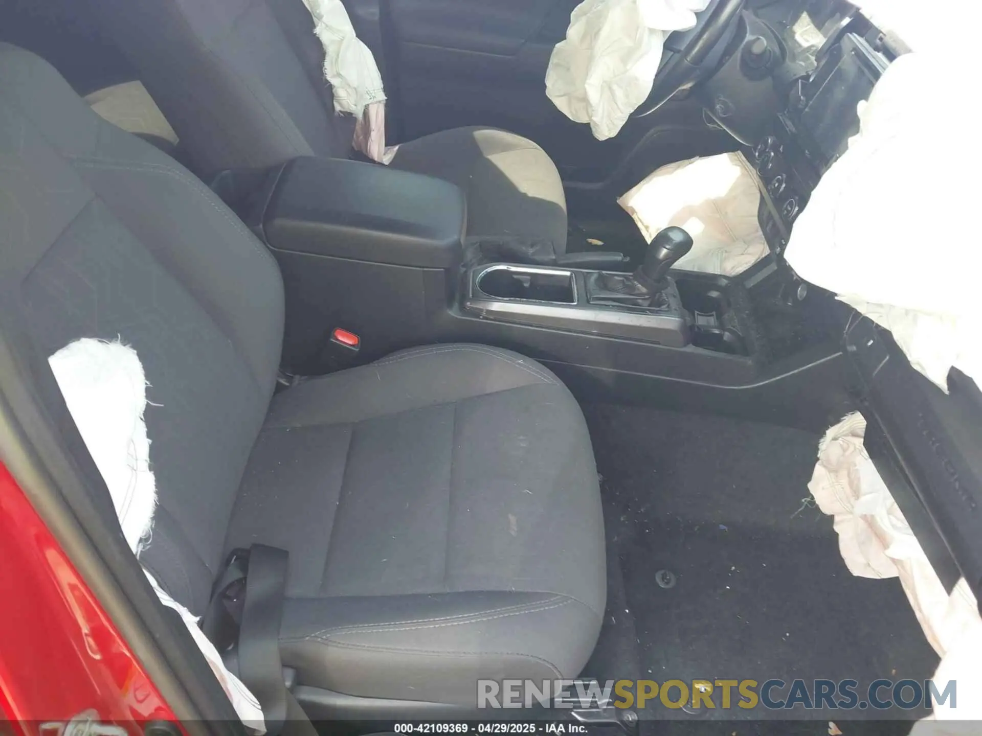 5 Photograph of a damaged car 3TMCZ5AN8KM198613 TOYOTA TACOMA 2019