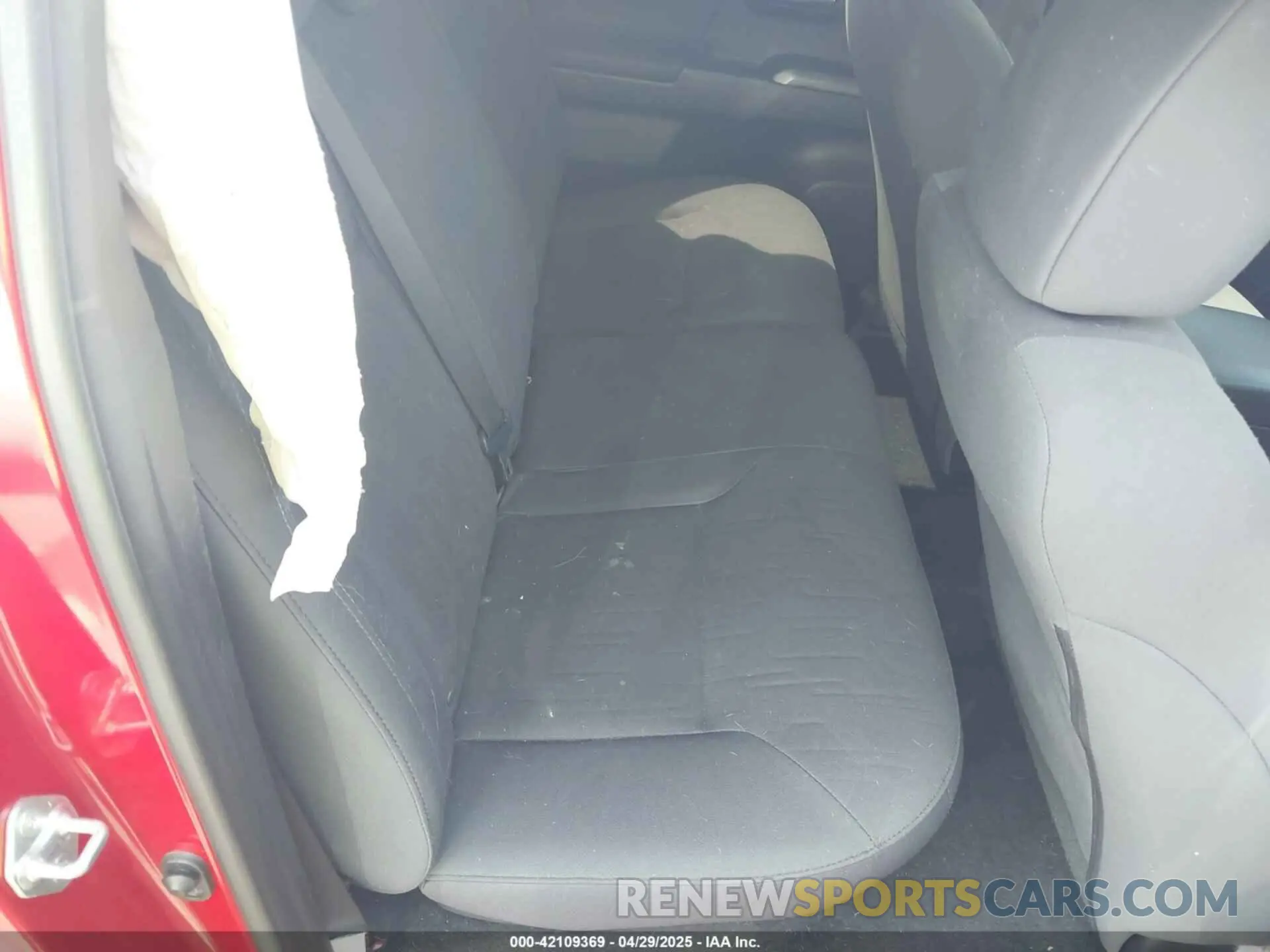 8 Photograph of a damaged car 3TMCZ5AN8KM198613 TOYOTA TACOMA 2019