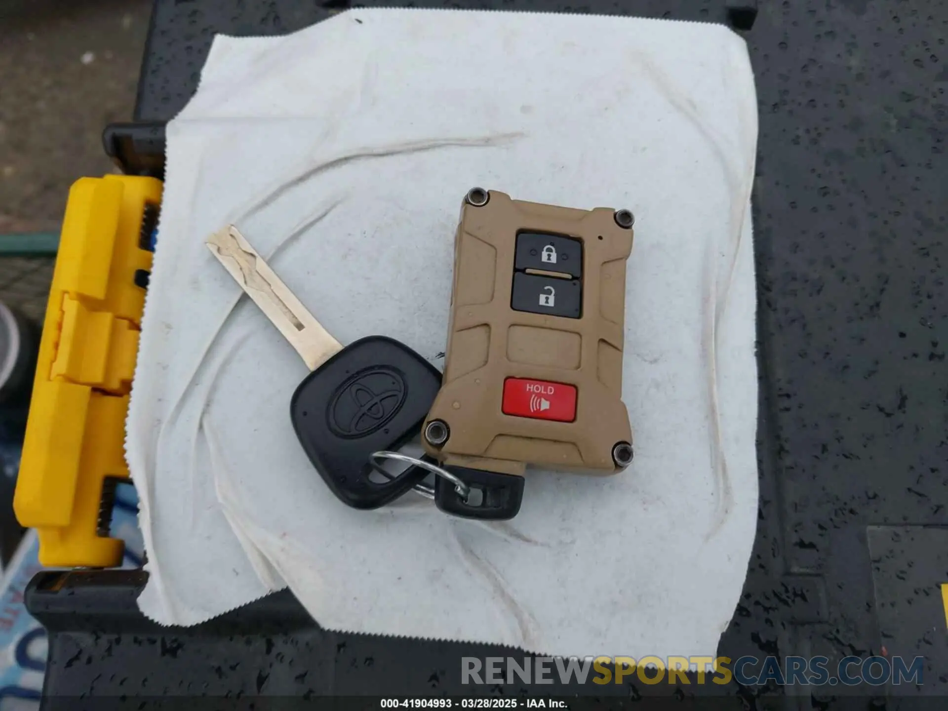 11 Photograph of a damaged car 3TMCZ5AN8KM199423 TOYOTA TACOMA 2019