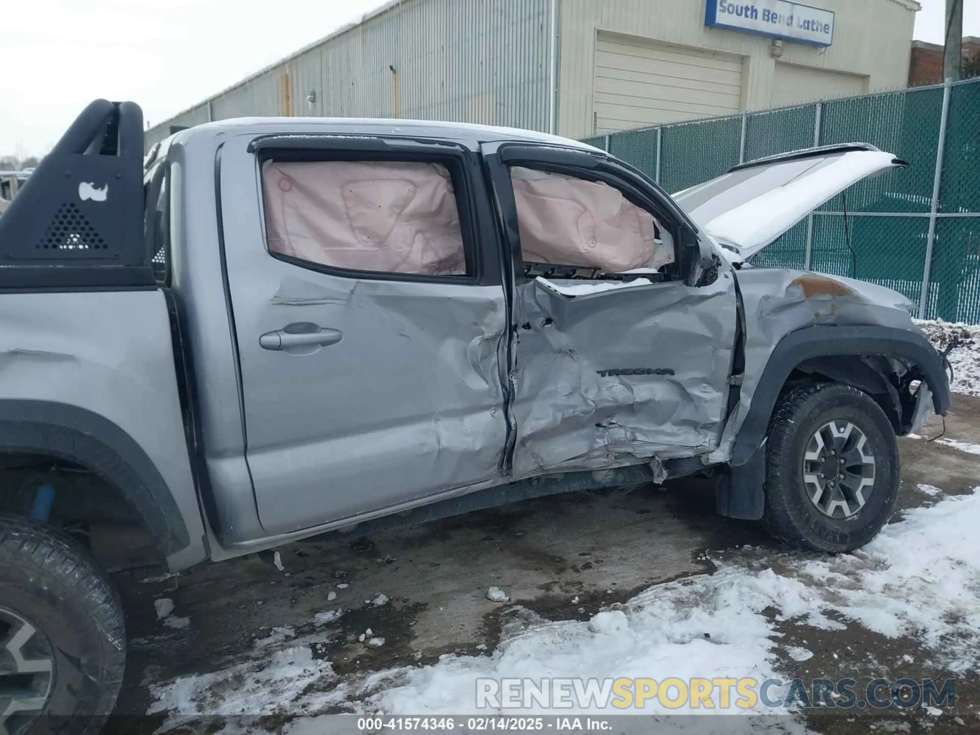 6 Photograph of a damaged car 3TMCZ5AN8KM211246 TOYOTA TACOMA 2019