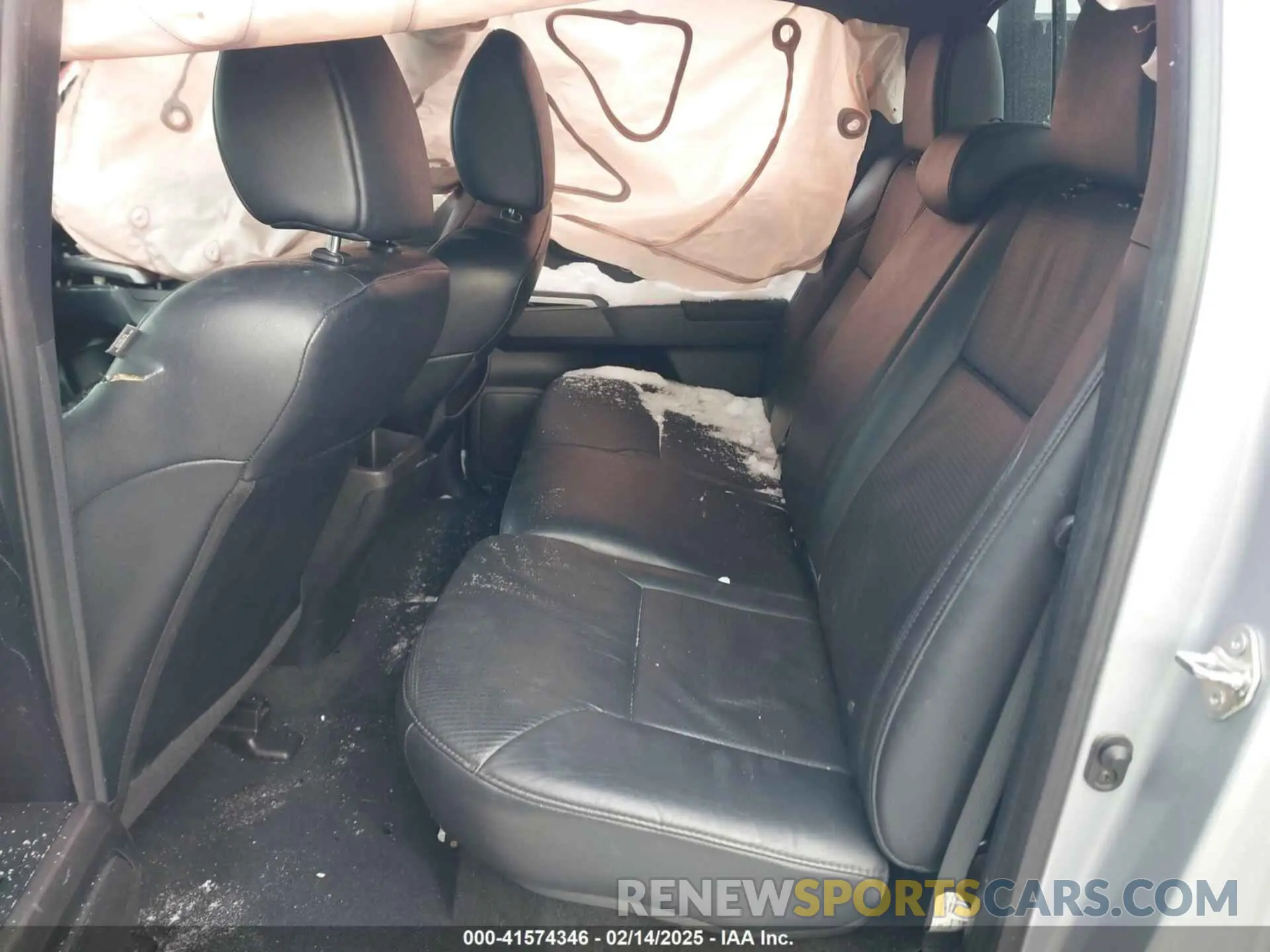 8 Photograph of a damaged car 3TMCZ5AN8KM211246 TOYOTA TACOMA 2019