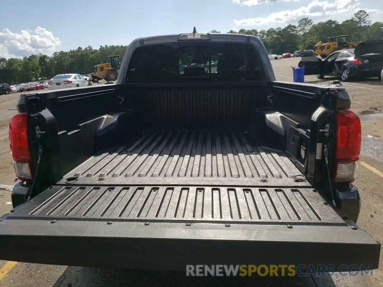 9 Photograph of a damaged car 3TMCZ5AN8KM241170 TOYOTA TACOMA 2019