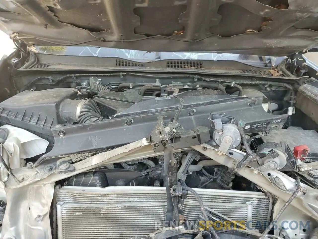 11 Photograph of a damaged car 3TMCZ5AN8KM245526 TOYOTA TACOMA 2019