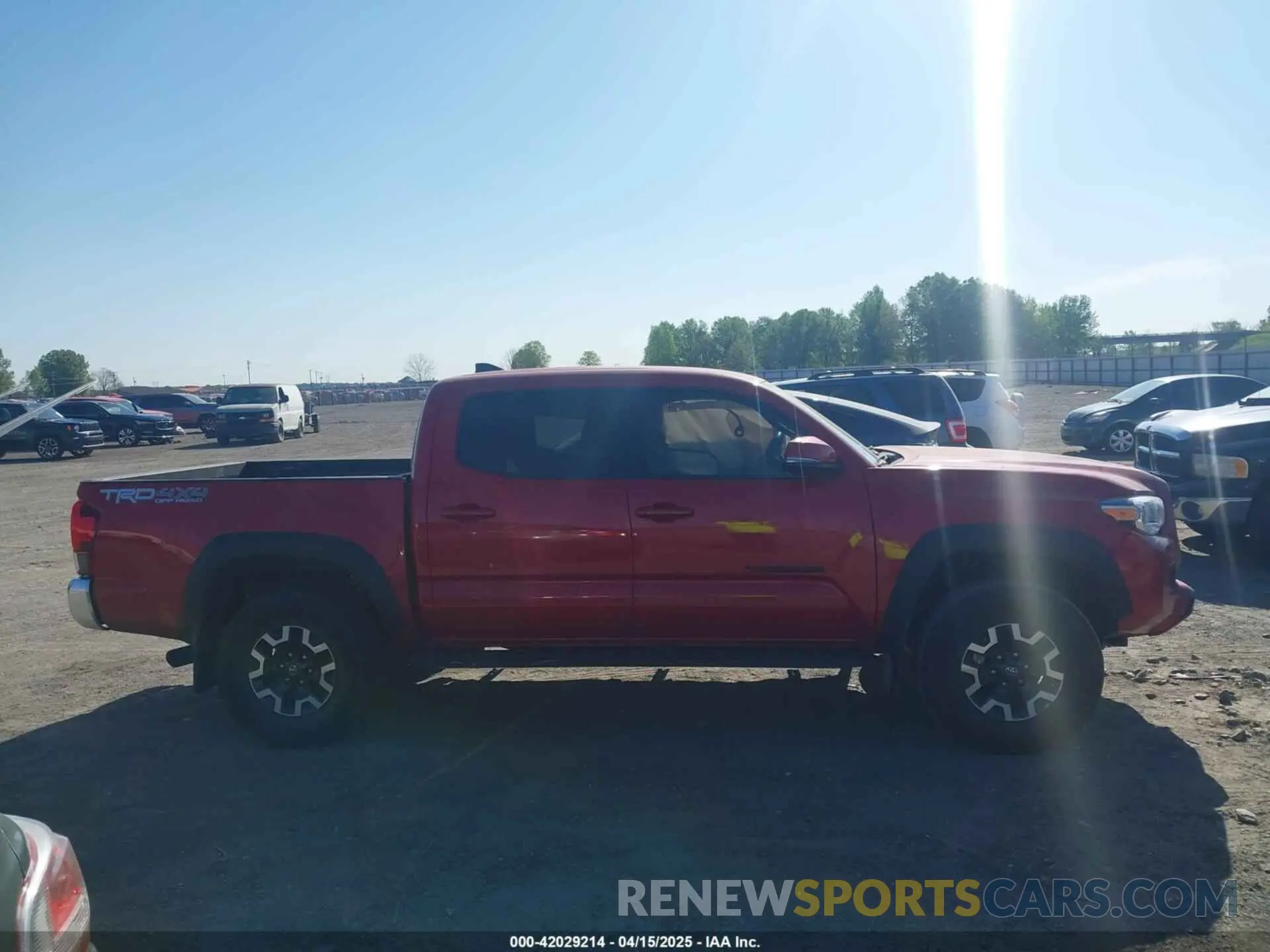 14 Photograph of a damaged car 3TMCZ5AN8KM259474 TOYOTA TACOMA 2019