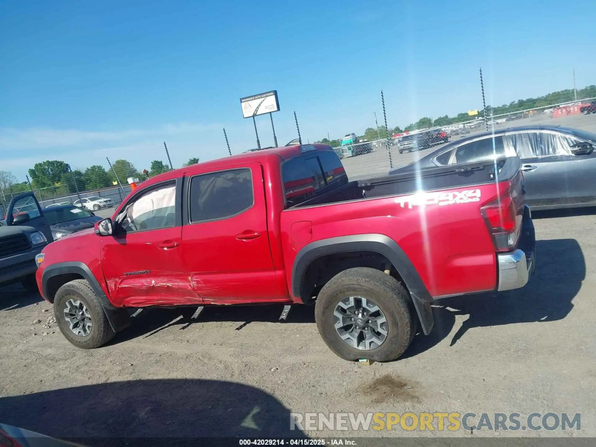 15 Photograph of a damaged car 3TMCZ5AN8KM259474 TOYOTA TACOMA 2019