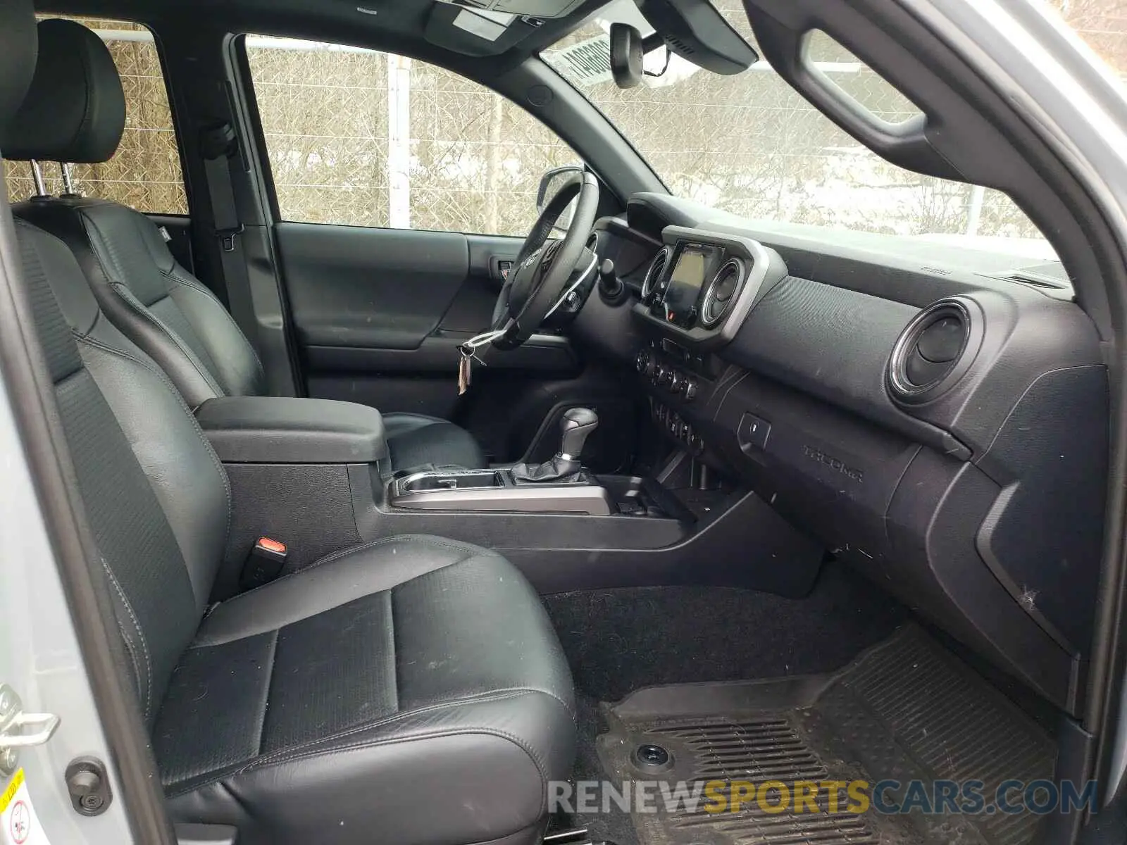 5 Photograph of a damaged car 3TMCZ5AN8KM262312 TOYOTA TACOMA 2019