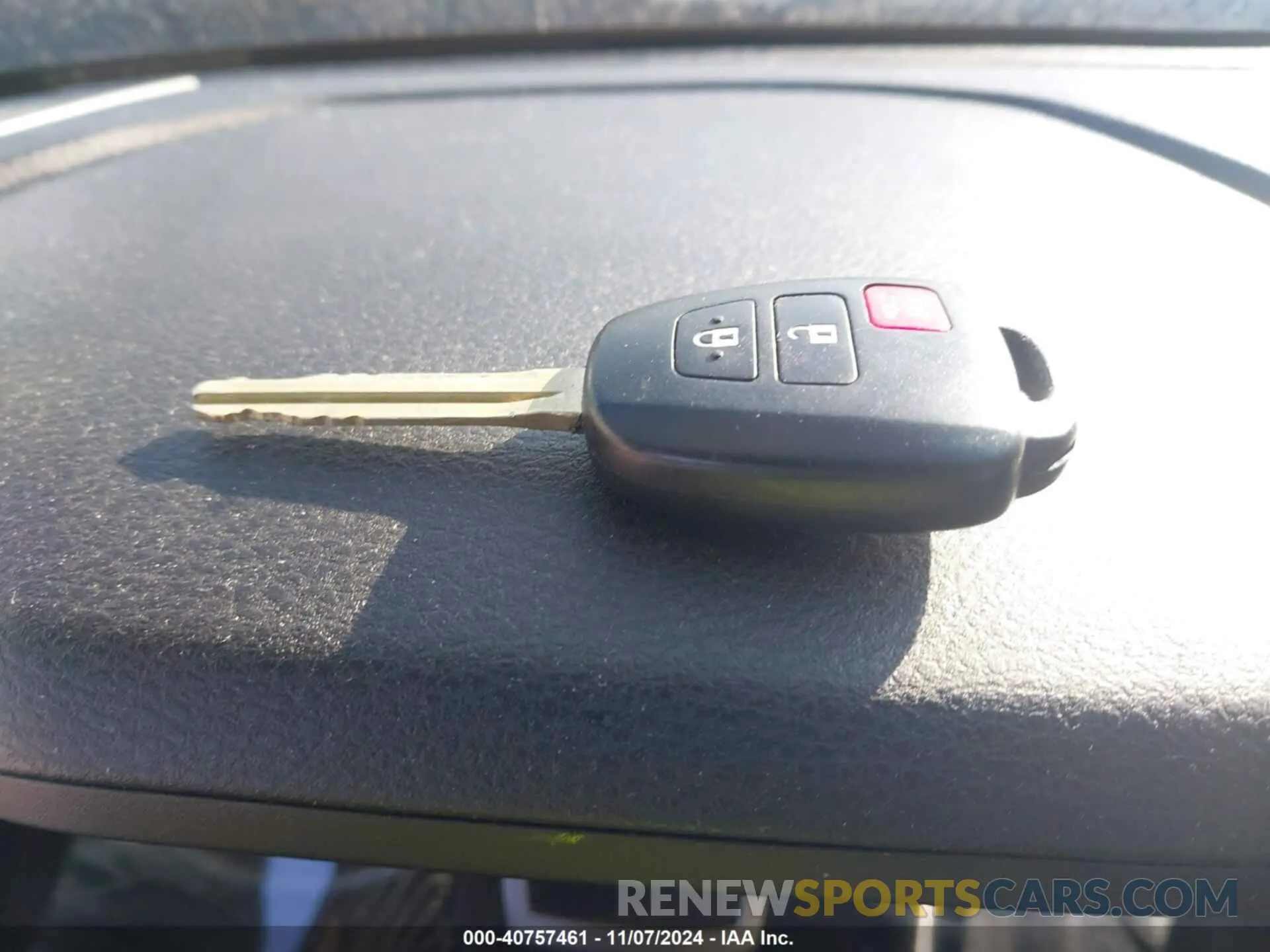 11 Photograph of a damaged car 3TMCZ5AN8KM263184 TOYOTA TACOMA 2019