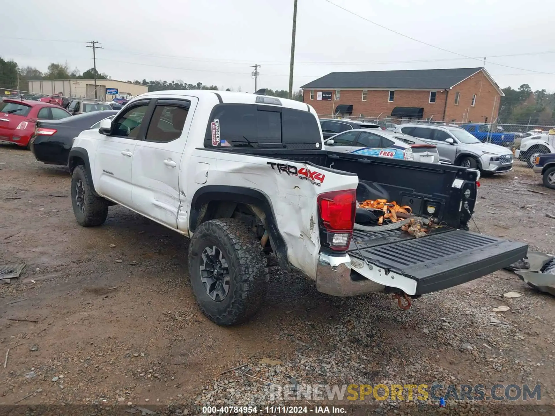 3 Photograph of a damaged car 3TMCZ5AN8KM273147 TOYOTA TACOMA 2019