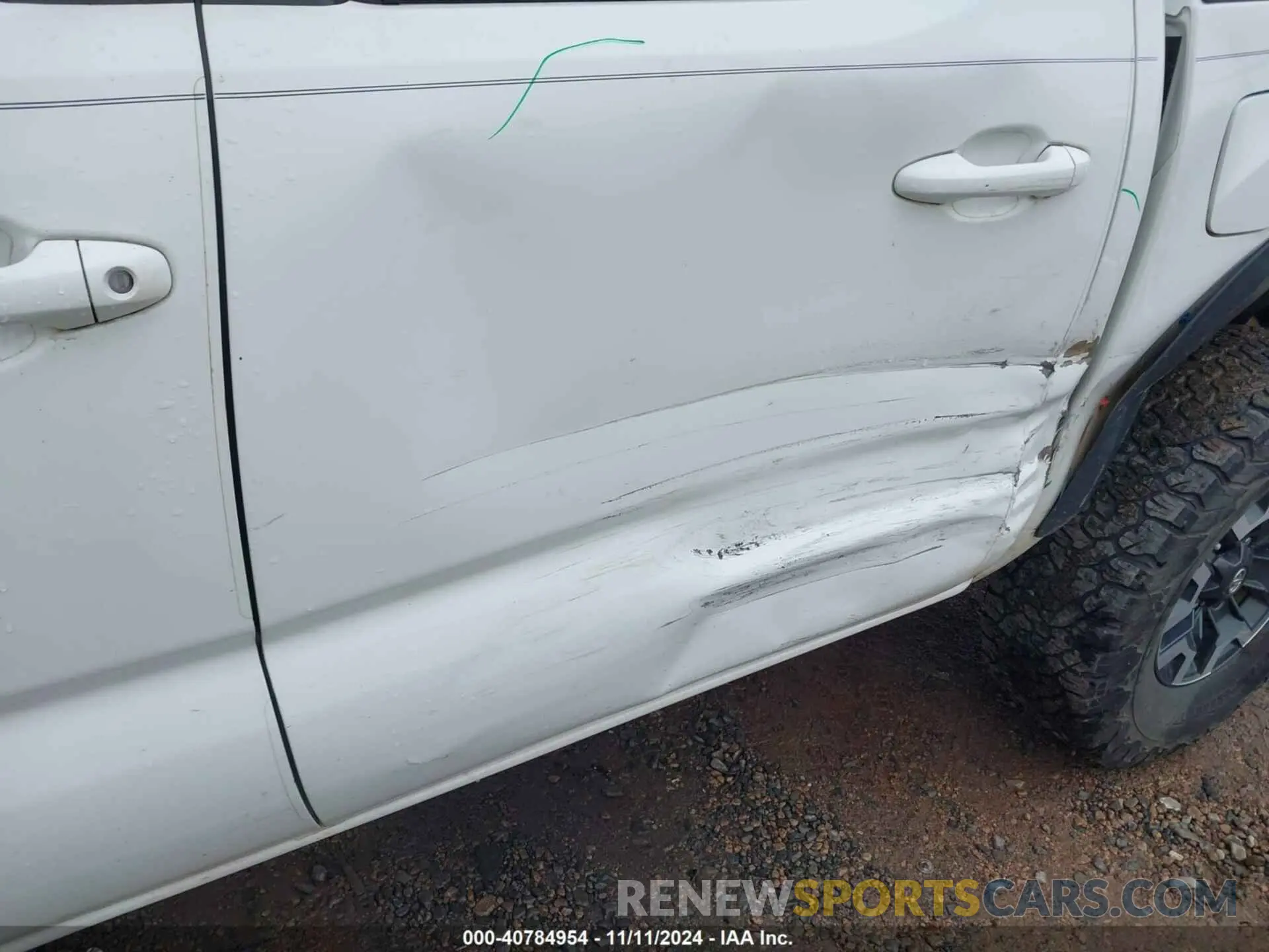 6 Photograph of a damaged car 3TMCZ5AN8KM273147 TOYOTA TACOMA 2019