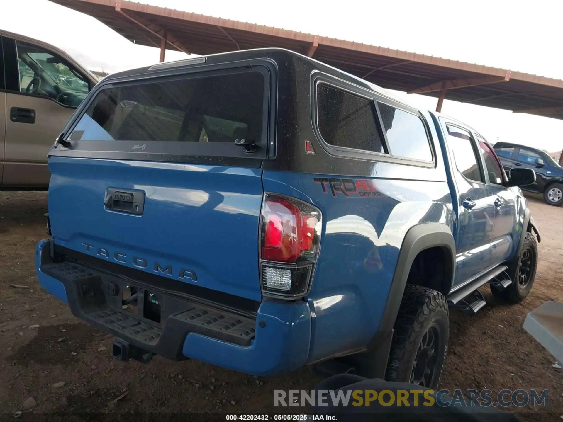 4 Photograph of a damaged car 3TMCZ5AN8KM276615 TOYOTA TACOMA 2019
