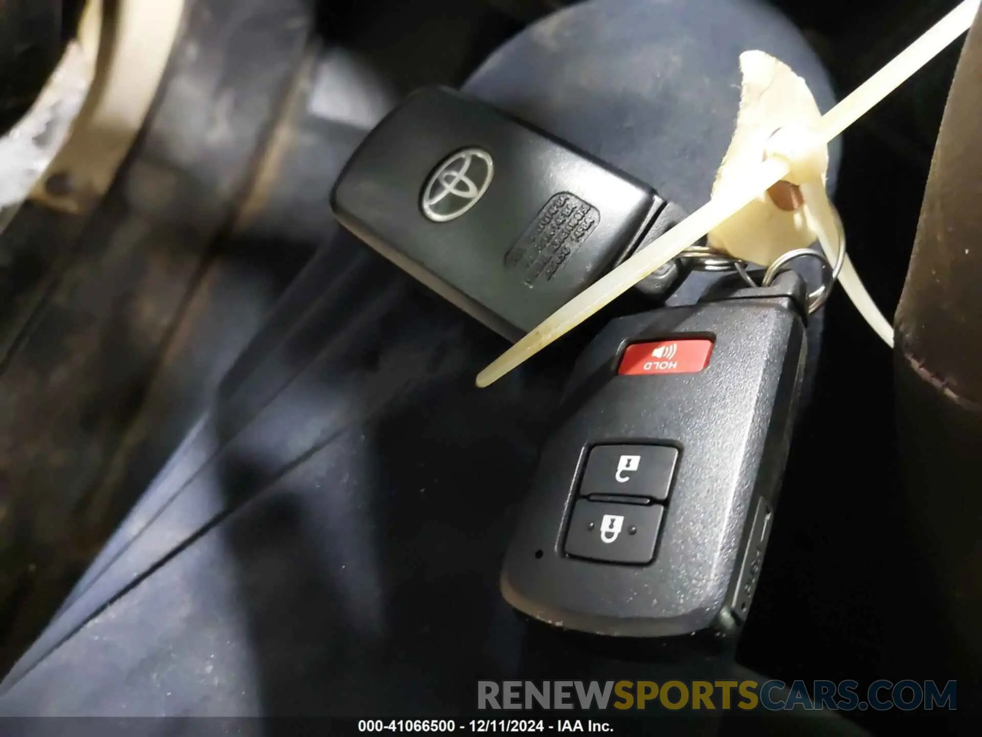 11 Photograph of a damaged car 3TMCZ5AN8KM280079 TOYOTA TACOMA 2019