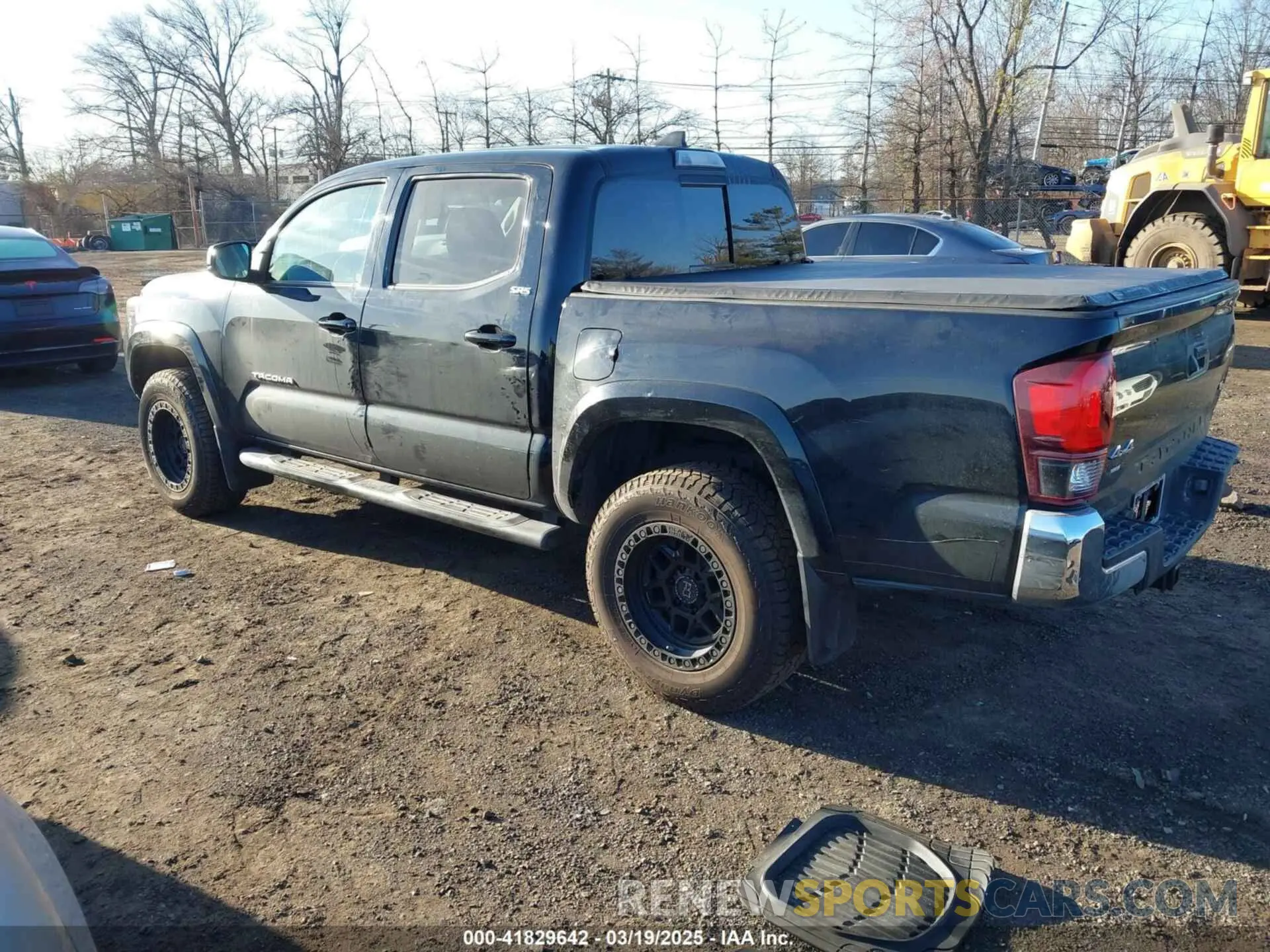 3 Photograph of a damaged car 3TMCZ5AN9KM228461 TOYOTA TACOMA 2019
