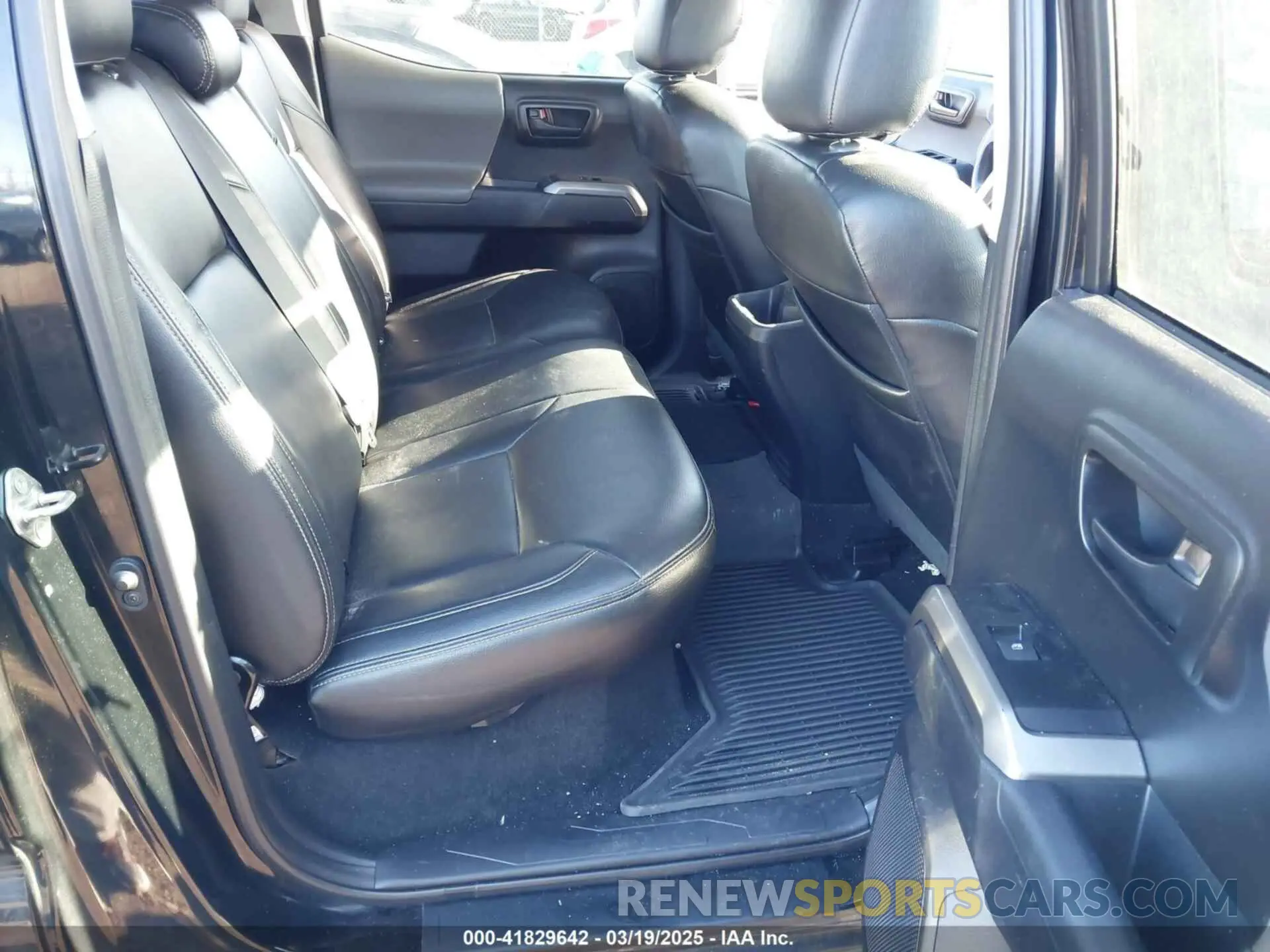 8 Photograph of a damaged car 3TMCZ5AN9KM228461 TOYOTA TACOMA 2019