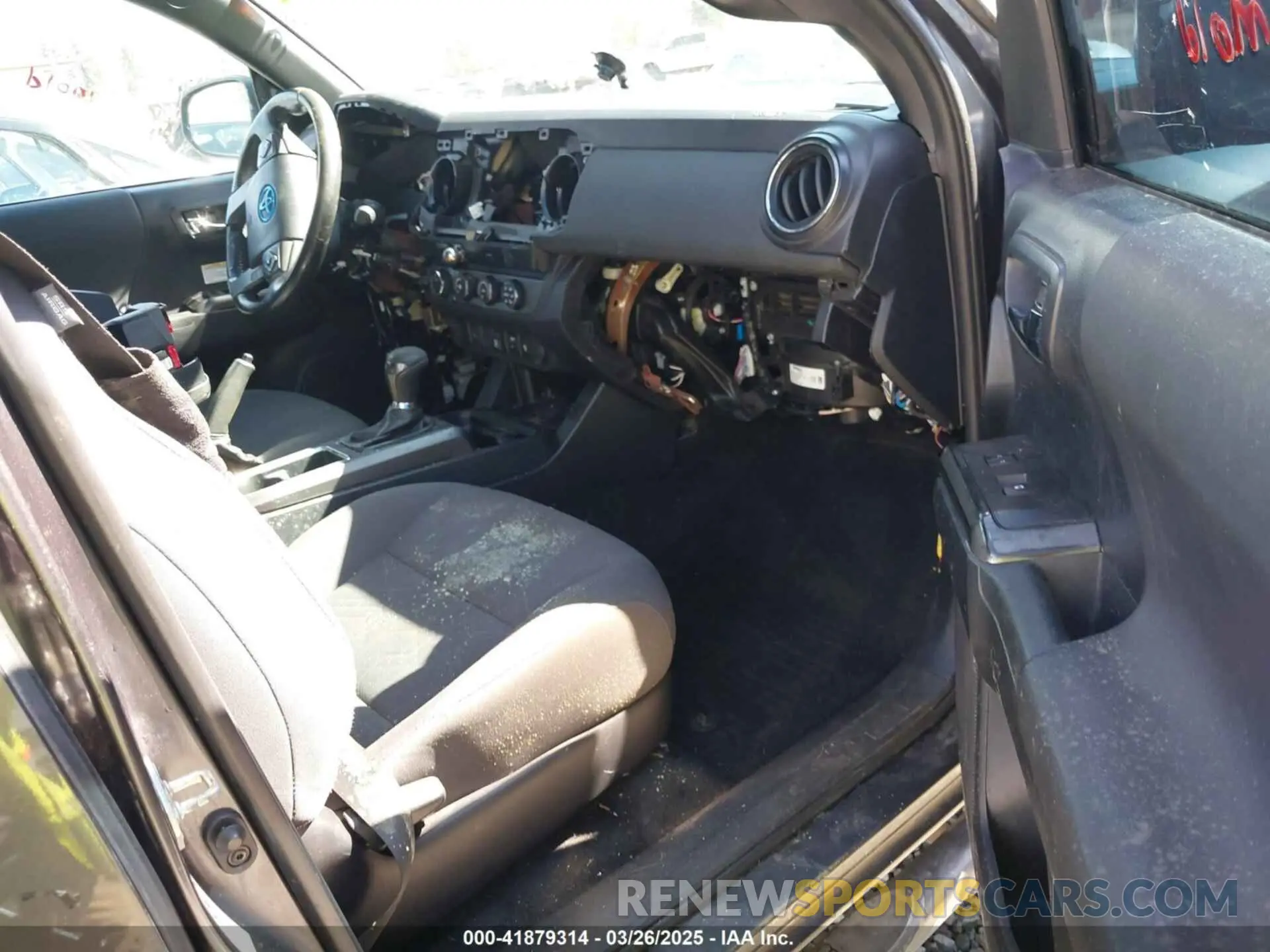 5 Photograph of a damaged car 3TMCZ5AN9KM232882 TOYOTA TACOMA 2019