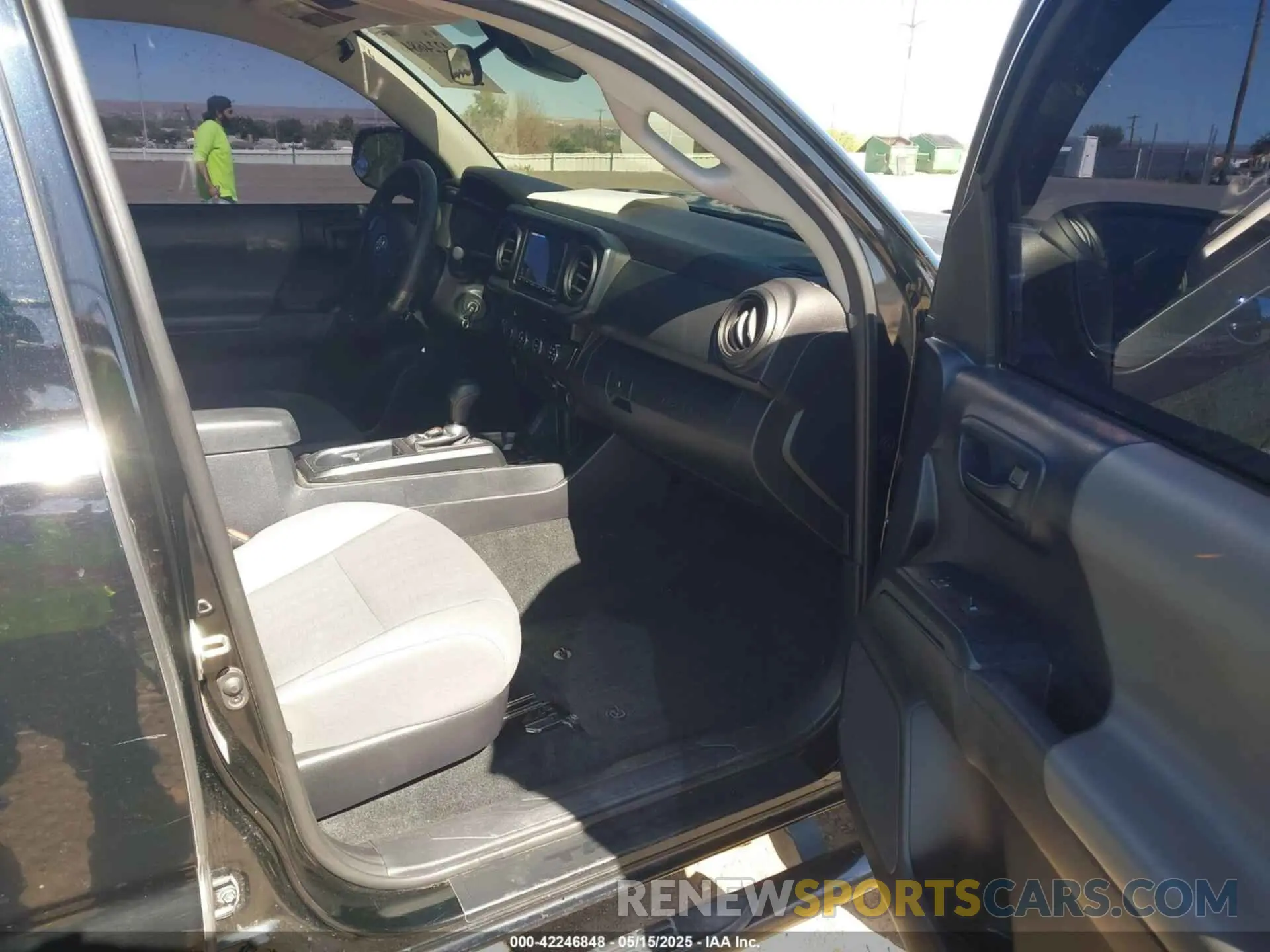 5 Photograph of a damaged car 3TMCZ5AN9KM246846 TOYOTA TACOMA 2019
