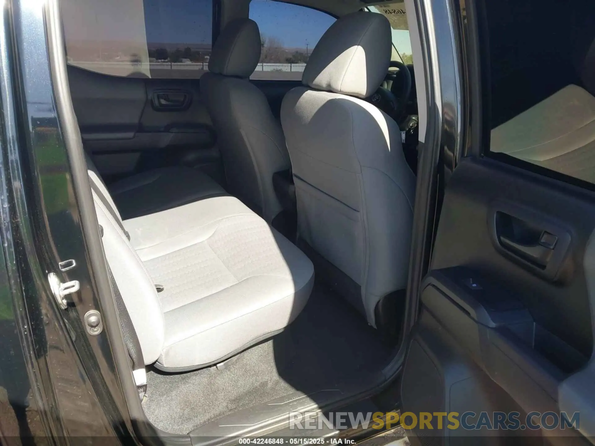8 Photograph of a damaged car 3TMCZ5AN9KM246846 TOYOTA TACOMA 2019
