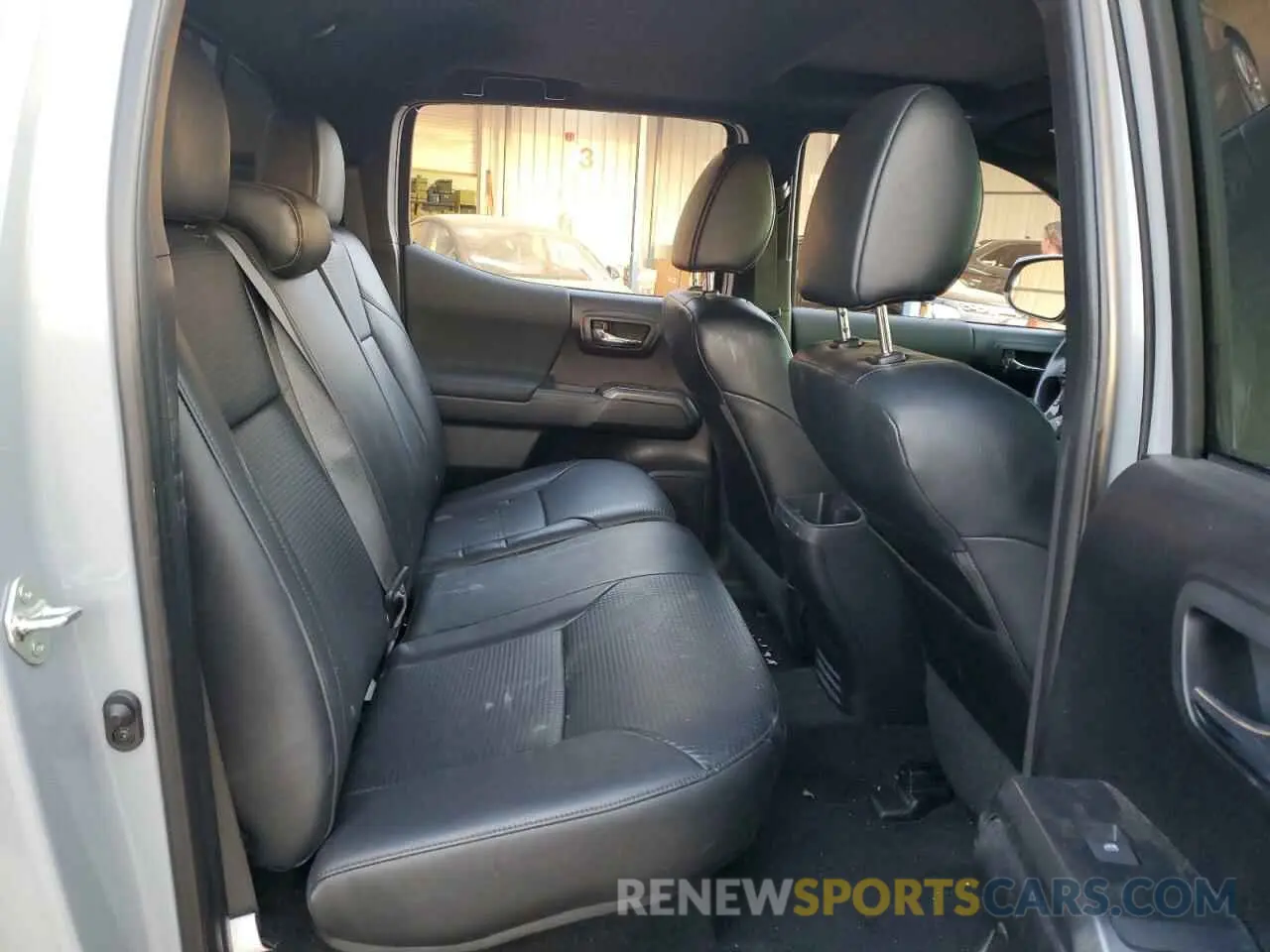 10 Photograph of a damaged car 3TMCZ5AN9KM281936 TOYOTA TACOMA 2019