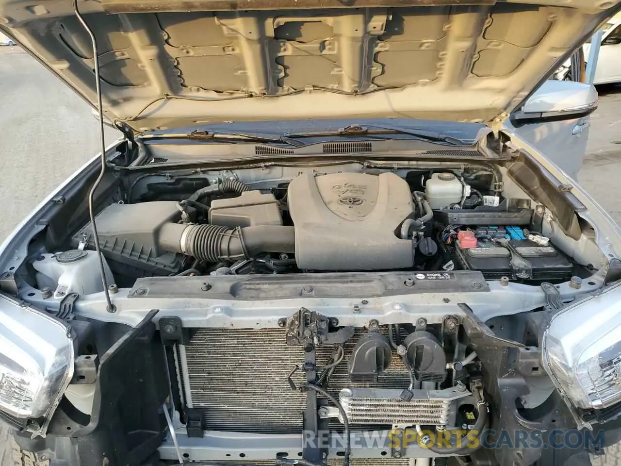 11 Photograph of a damaged car 3TMCZ5AN9KM281936 TOYOTA TACOMA 2019