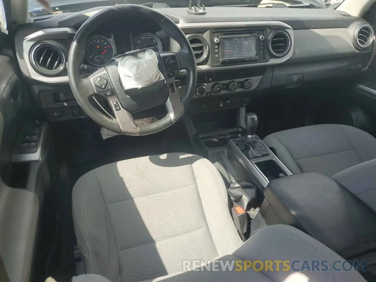 8 Photograph of a damaged car 3TMCZ5AN9KM283203 TOYOTA TACOMA 2019