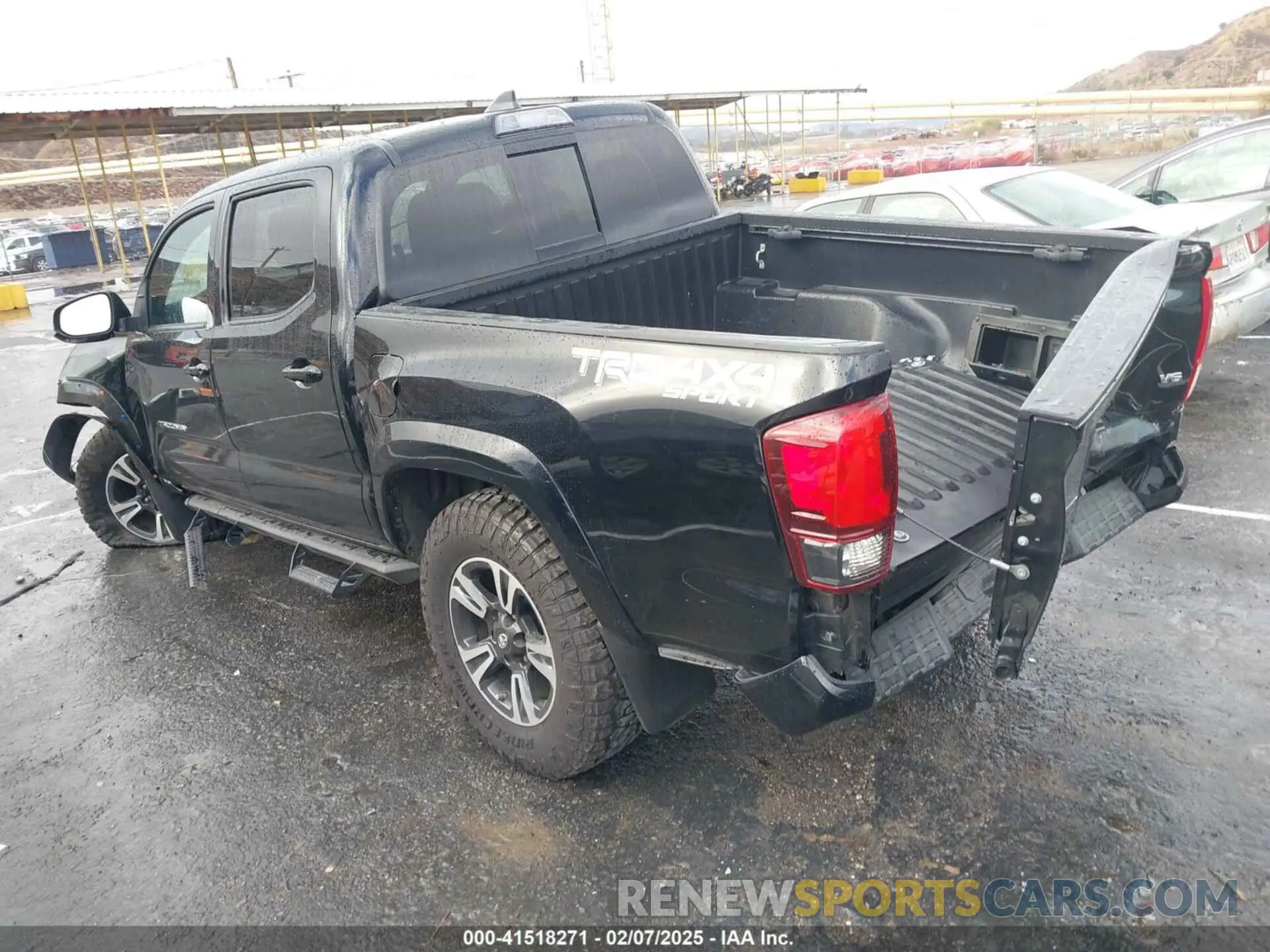 3 Photograph of a damaged car 3TMCZ5ANXKM191226 TOYOTA TACOMA 2019